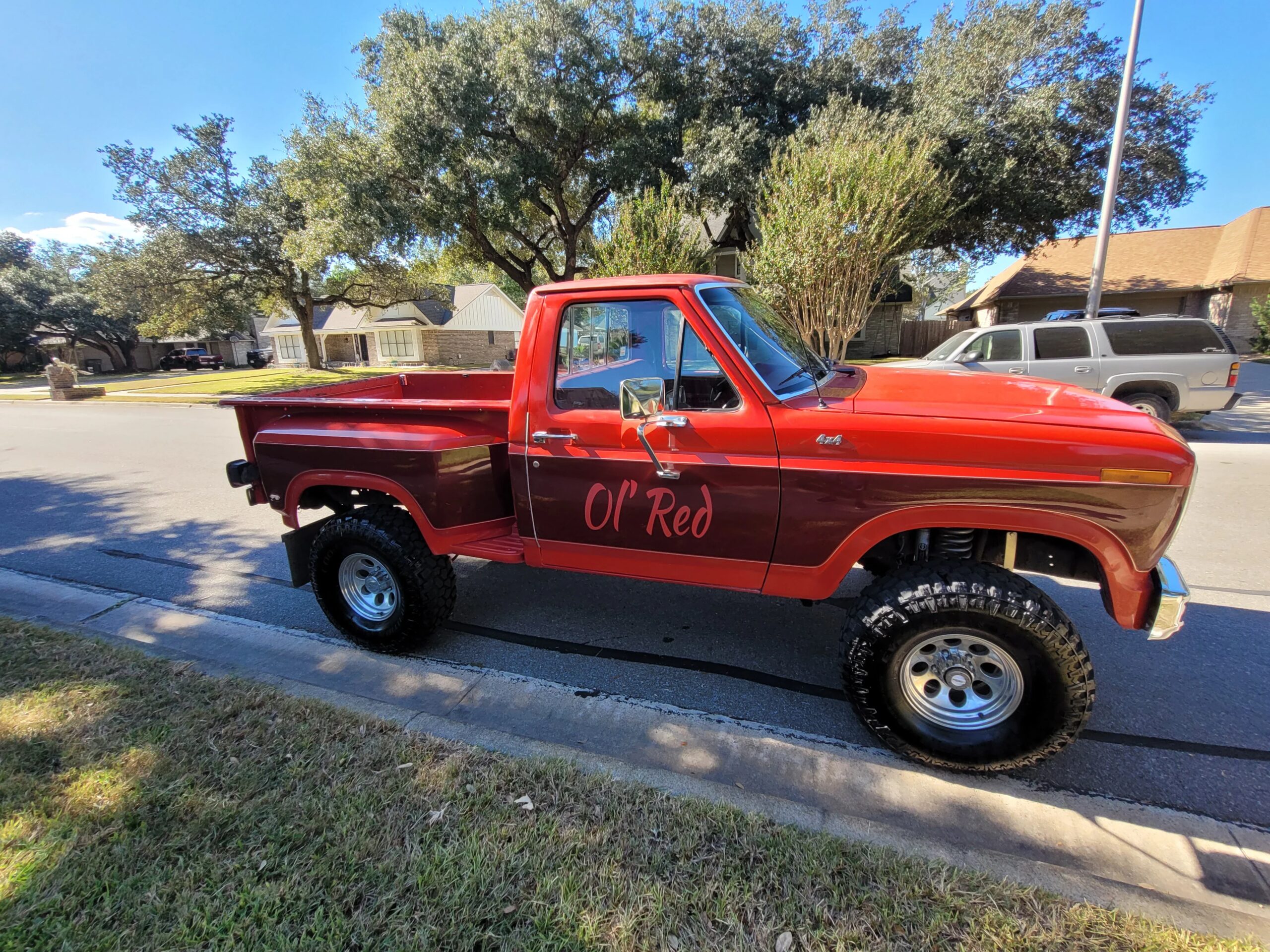 Ford-F150-4x4-regular-cab-1980-Red-Red-2