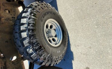 Ford-F150-4x4-regular-cab-1980-Red-Red-8