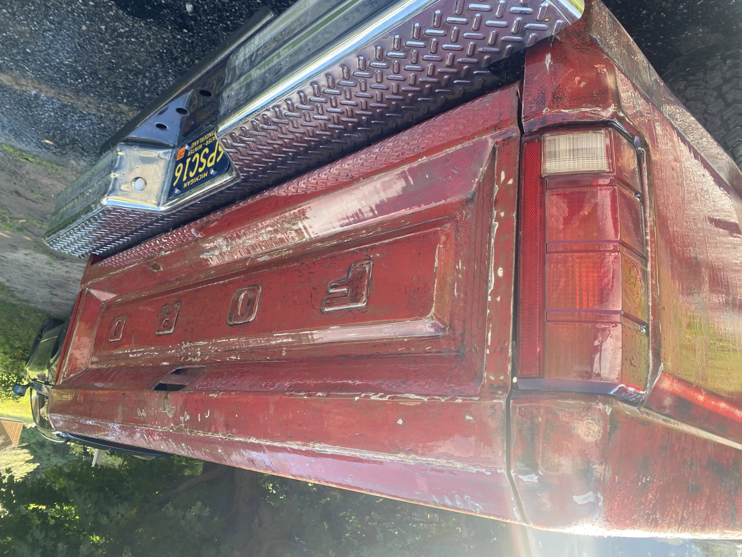 Ford-F150-4x4-regular-cab-1984-Custom-Burgundy-1
