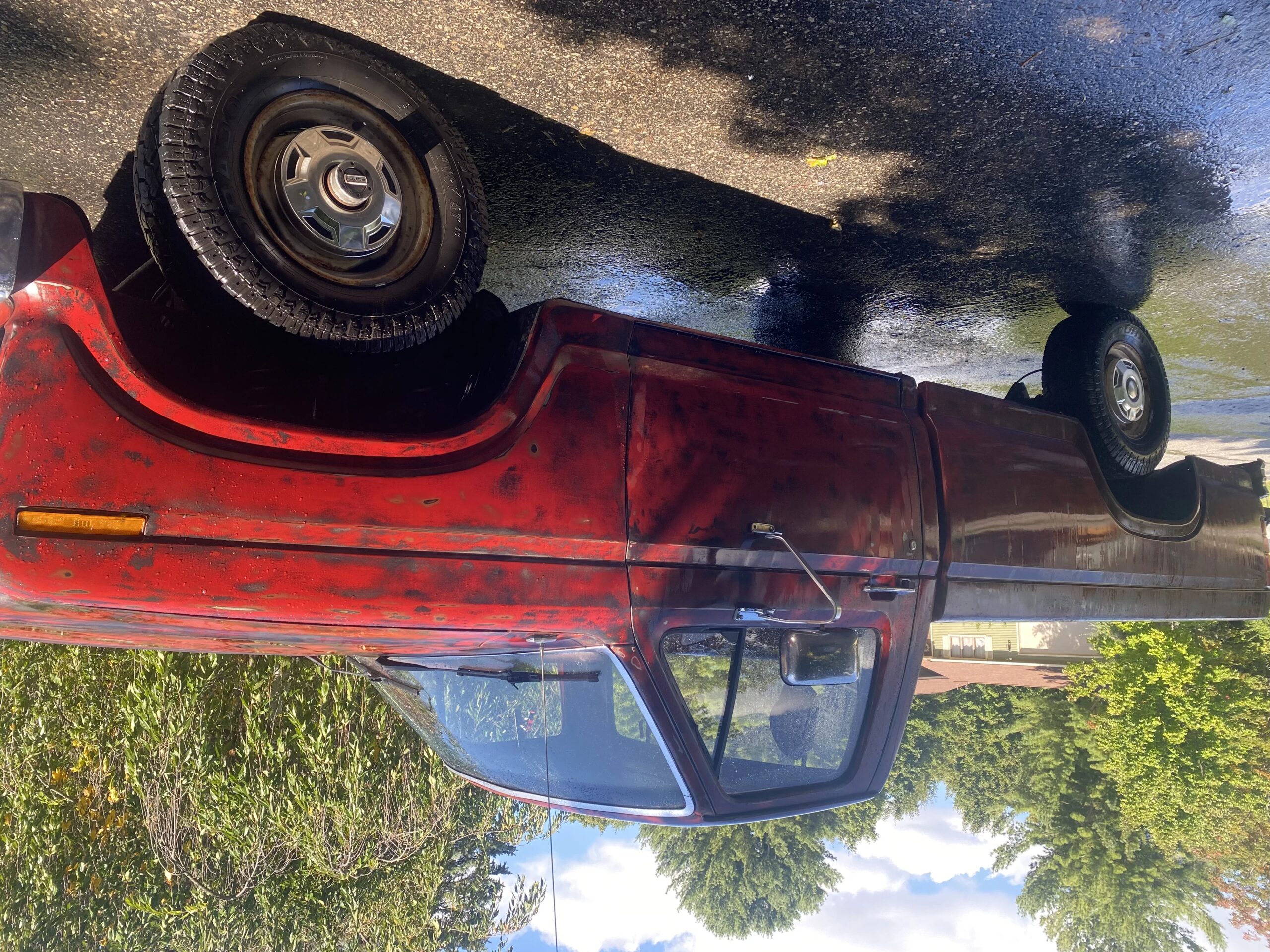 Ford-F150-4x4-regular-cab-1984-Custom-Burgundy-11