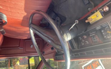 Ford-F150-4x4-regular-cab-1984-Custom-Burgundy-3