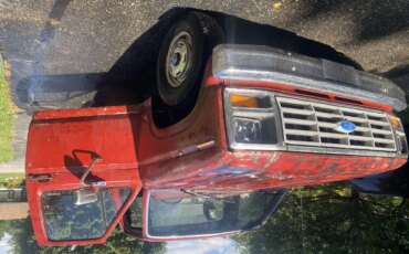 Ford-F150-4x4-regular-cab-1984-Custom-Burgundy-6