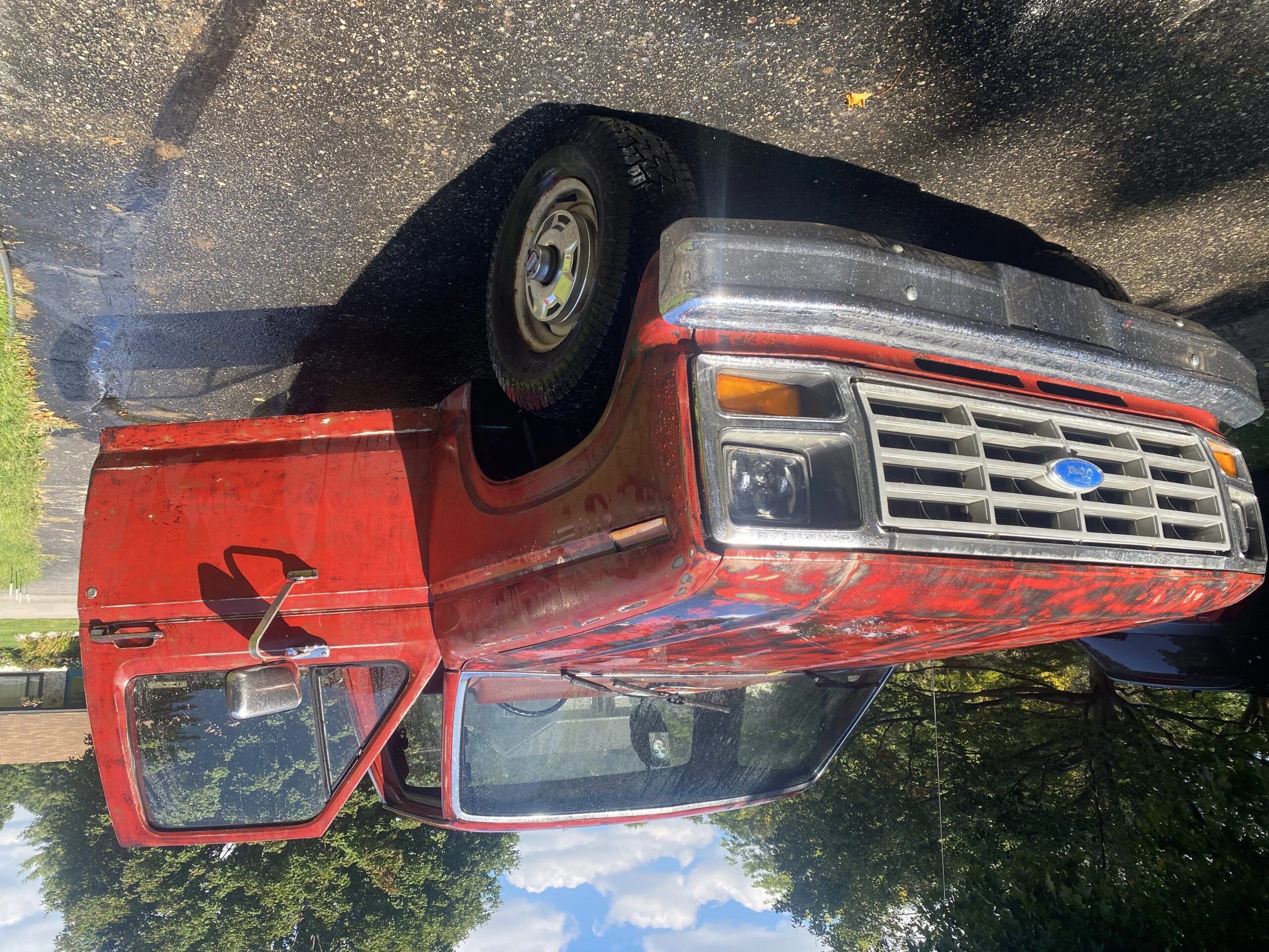 Ford-F150-4x4-regular-cab-1984-Custom-Burgundy-6