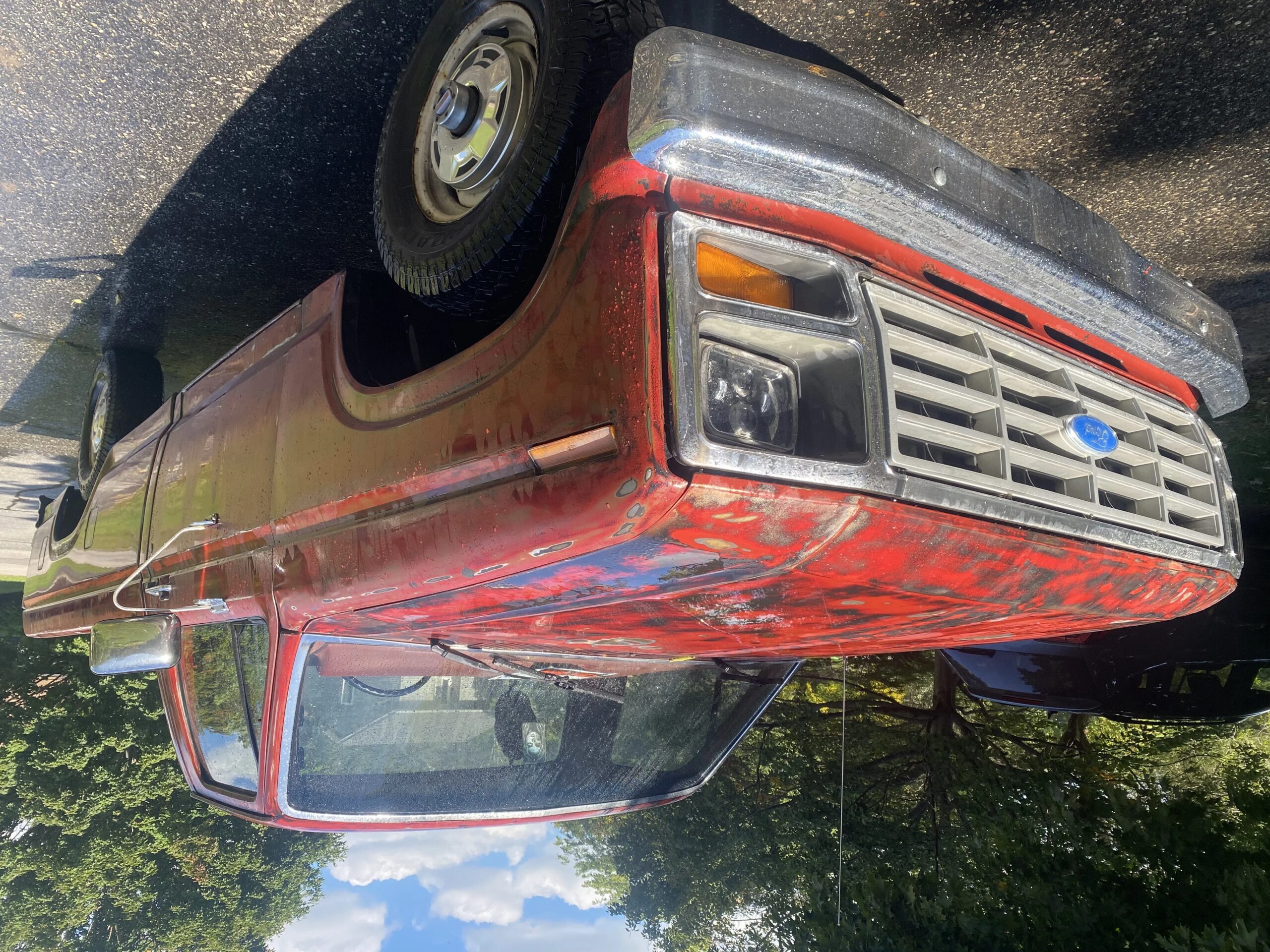 Ford-F150-4x4-regular-cab-1984-Custom-Burgundy-8