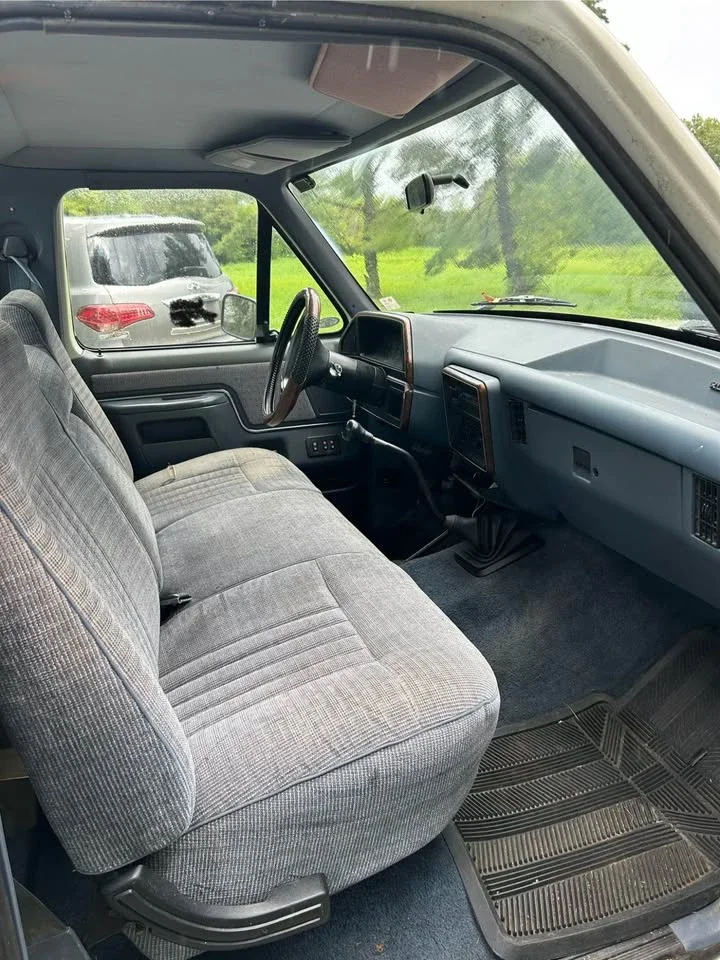 Ford-F150-4x4-regular-cab-1989-White-Blue-11