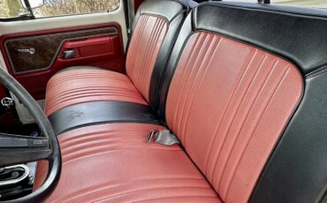 Ford-F150-4x4-regular-cab-xl-1979-Off-White-Red-10