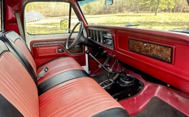 Ford-F150-4x4-regular-cab-xl-1979-Off-White-Red-11