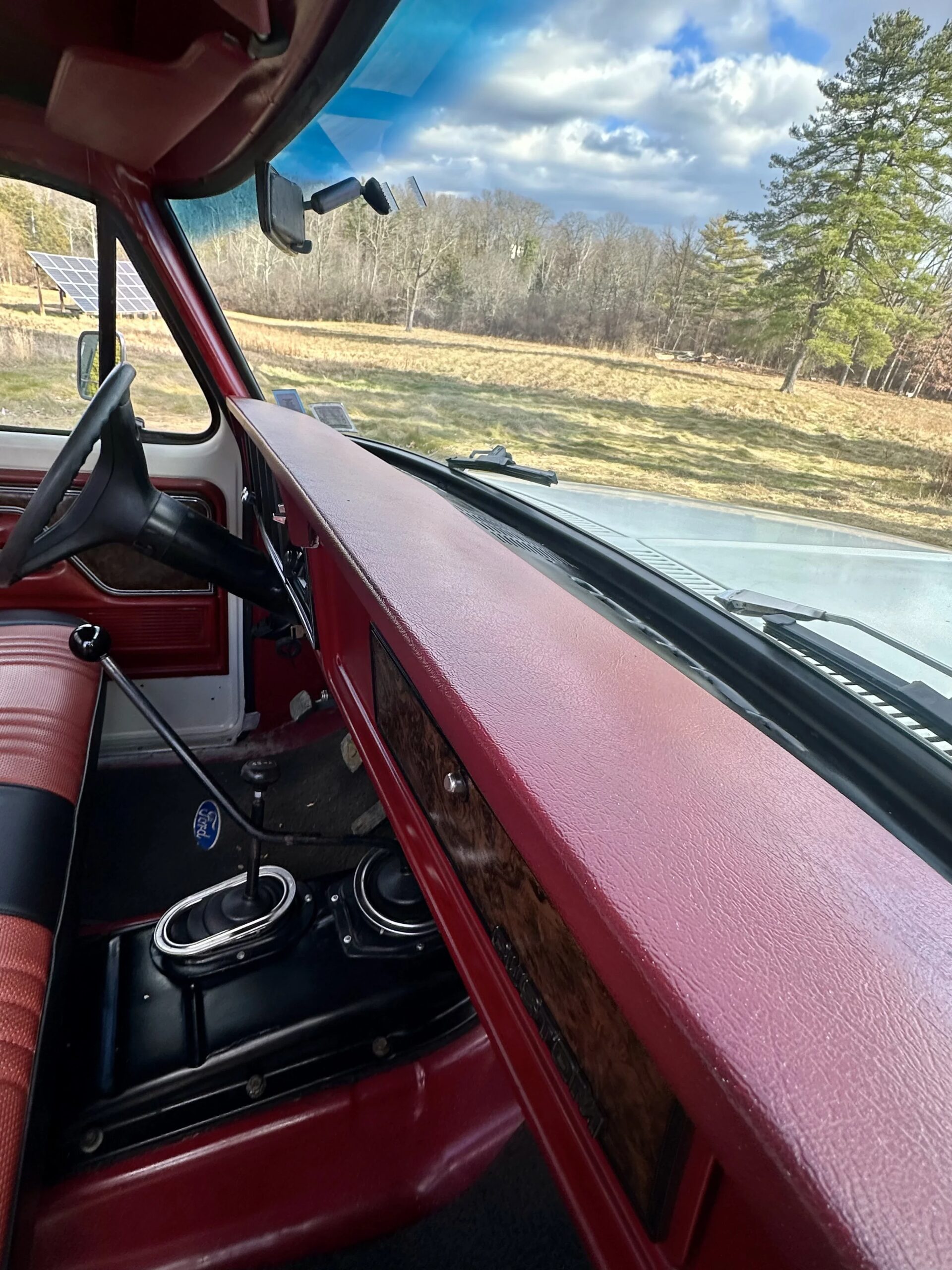 Ford-F150-4x4-regular-cab-xl-1979-Off-White-Red-12