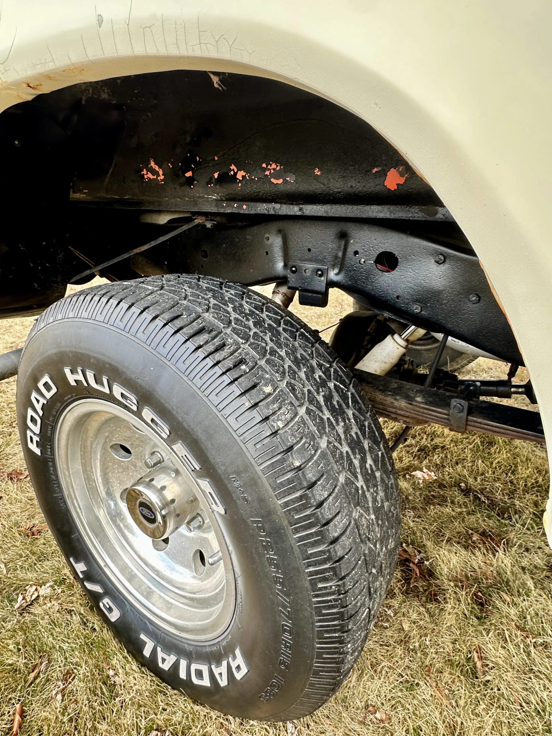 Ford-F150-4x4-regular-cab-xl-1979-Off-White-Red-21