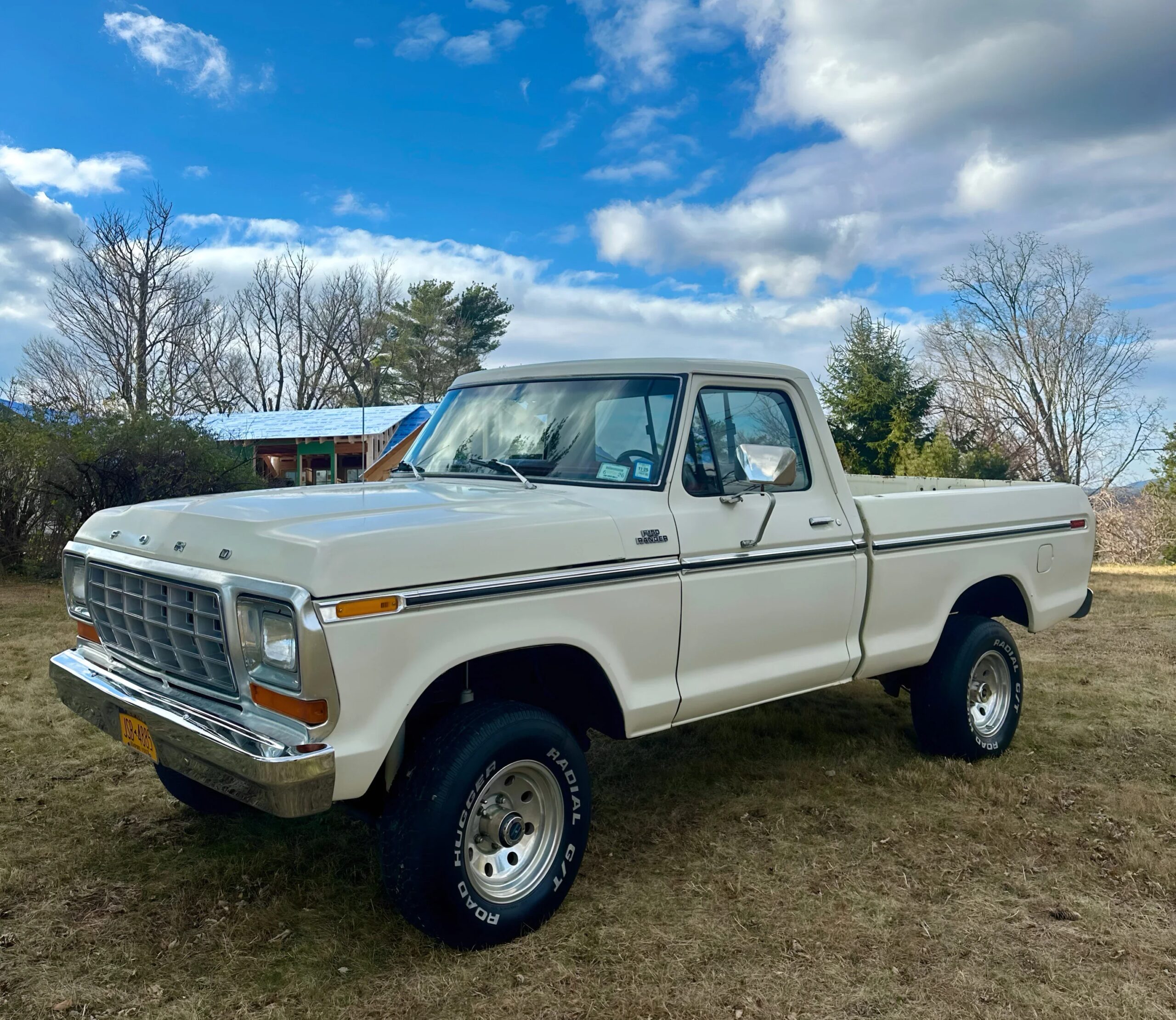Ford-F150-4x4-regular-cab-xl-1979-Off-White-Red-22