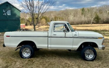 Ford-F150-4x4-regular-cab-xl-1979-Off-White-Red-4