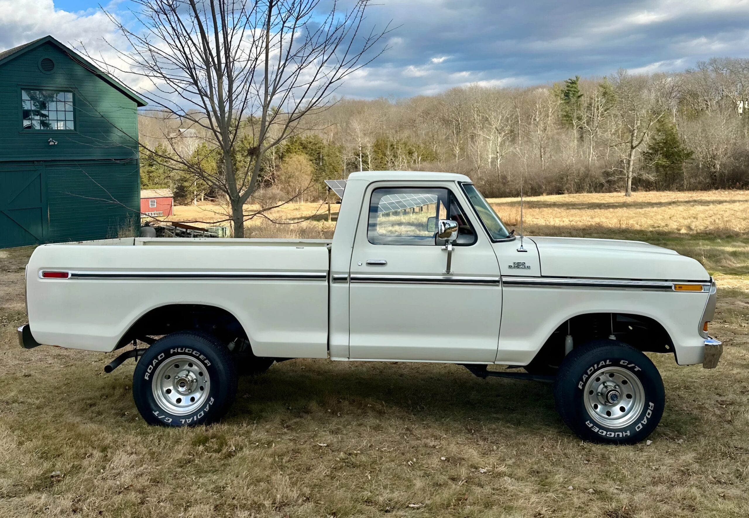 Ford-F150-4x4-regular-cab-xl-1979-Off-White-Red-4