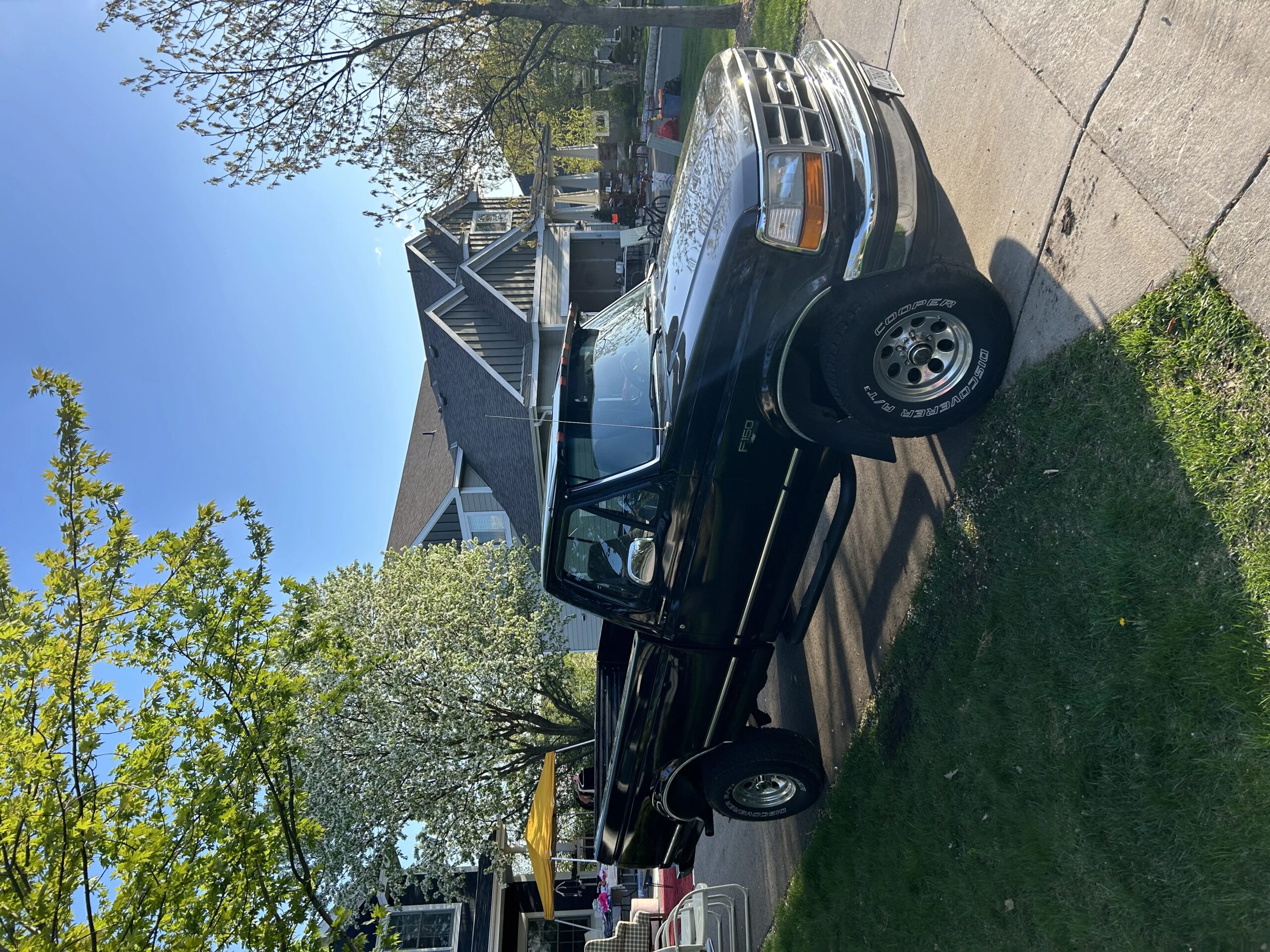 Ford-F150-4x4-regular-cab-xl-1994-Black-Gray-1