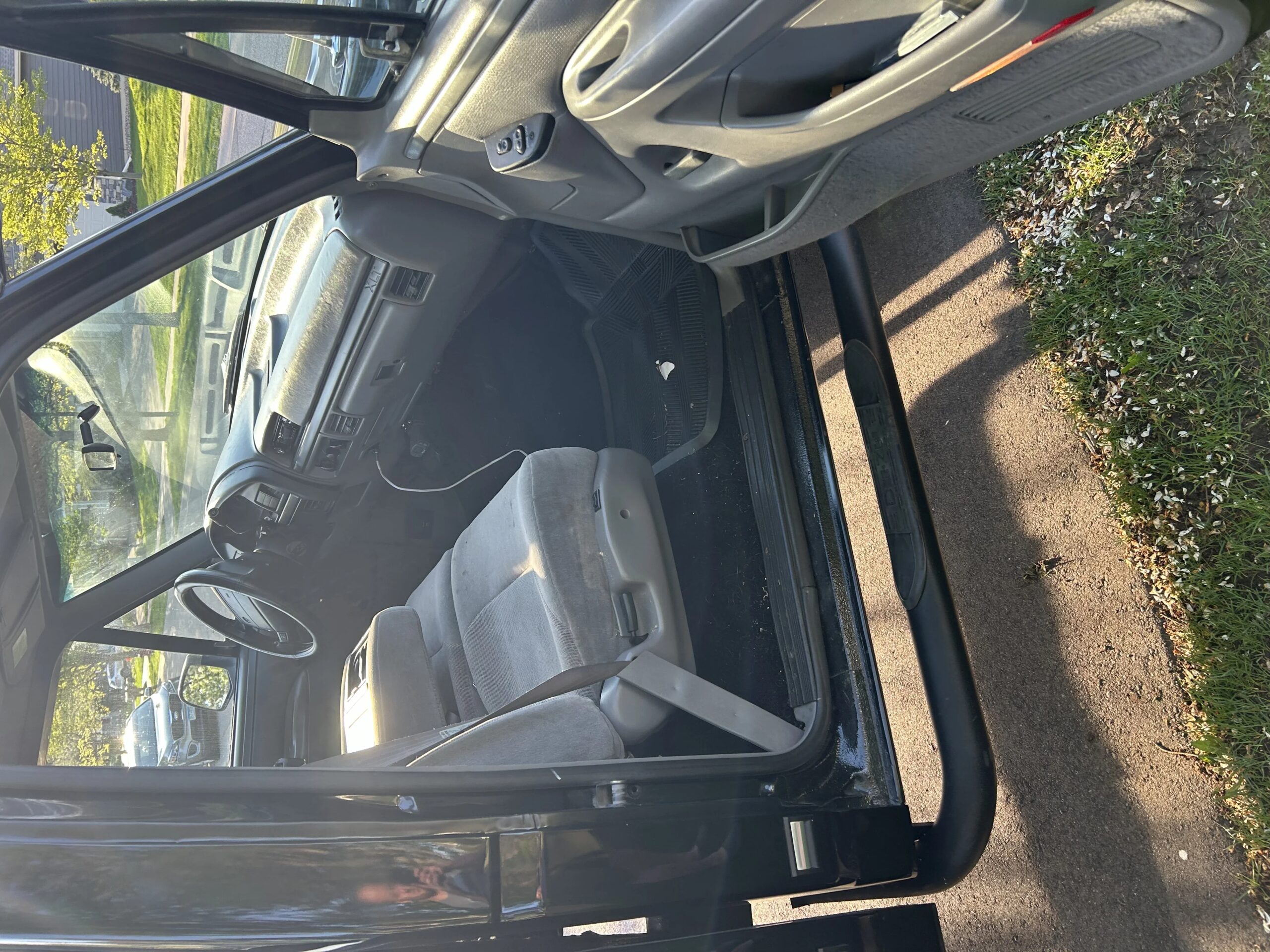 Ford-F150-4x4-regular-cab-xl-1994-Black-Gray-2