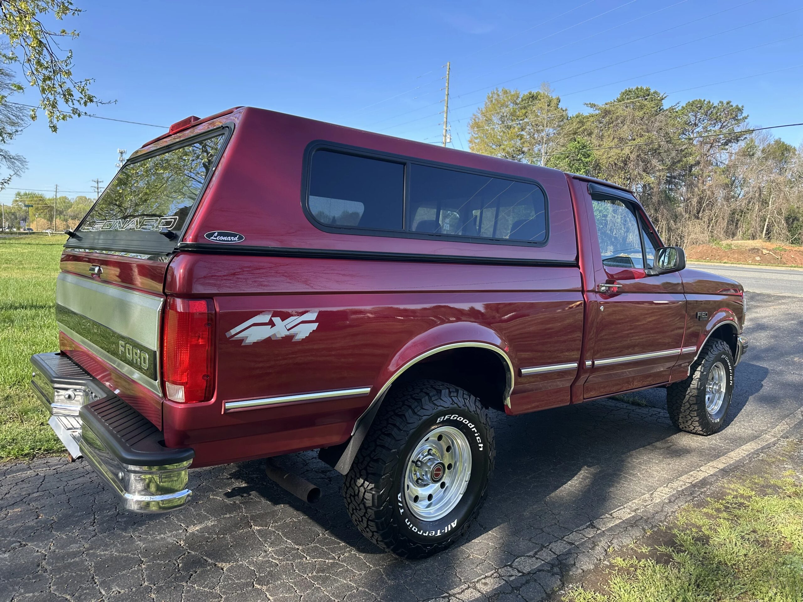 Ford-F150-4x4-regular-cab-xl-1994-Red-Gray-1