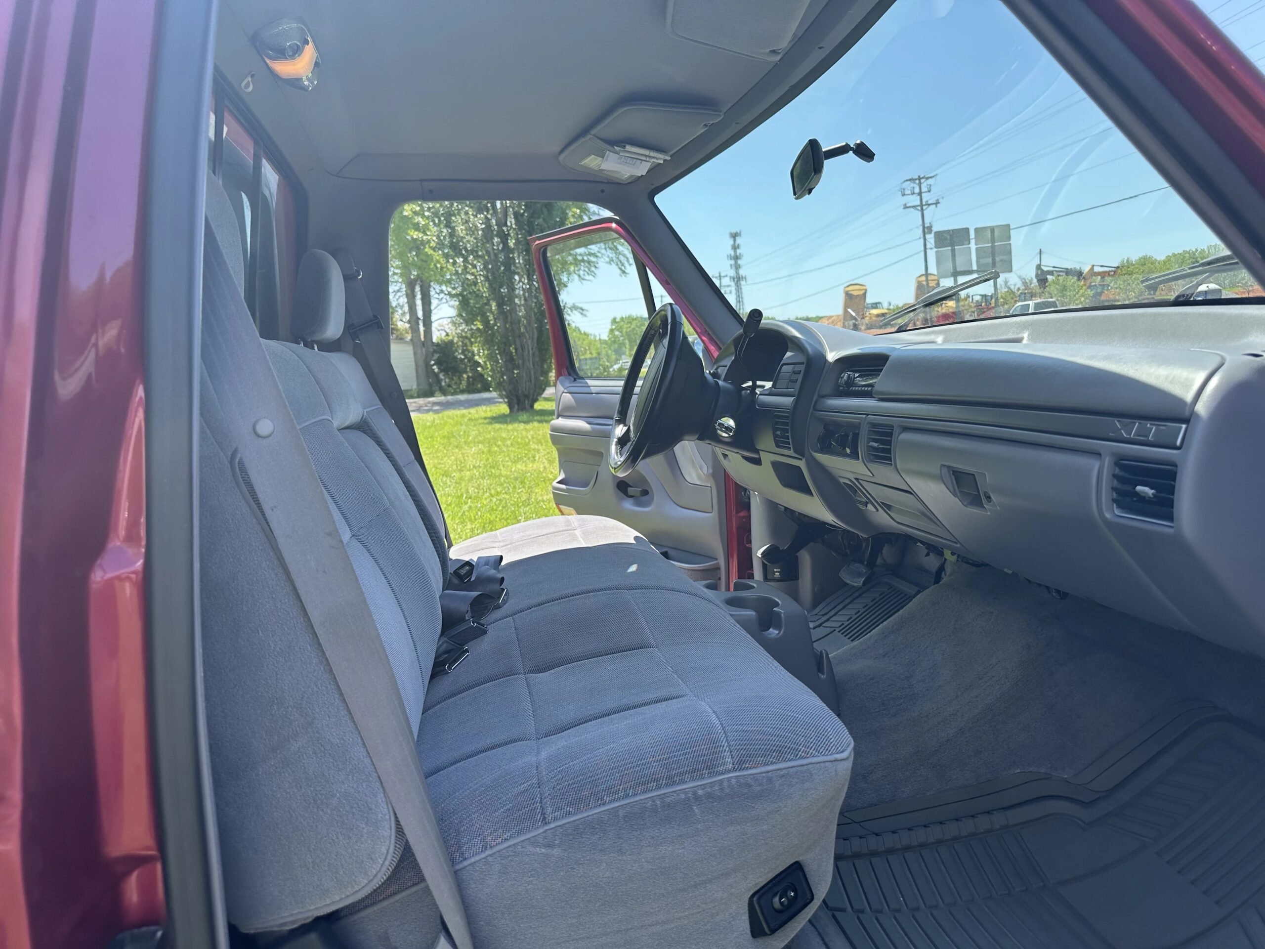 Ford-F150-4x4-regular-cab-xl-1994-Red-Gray-10