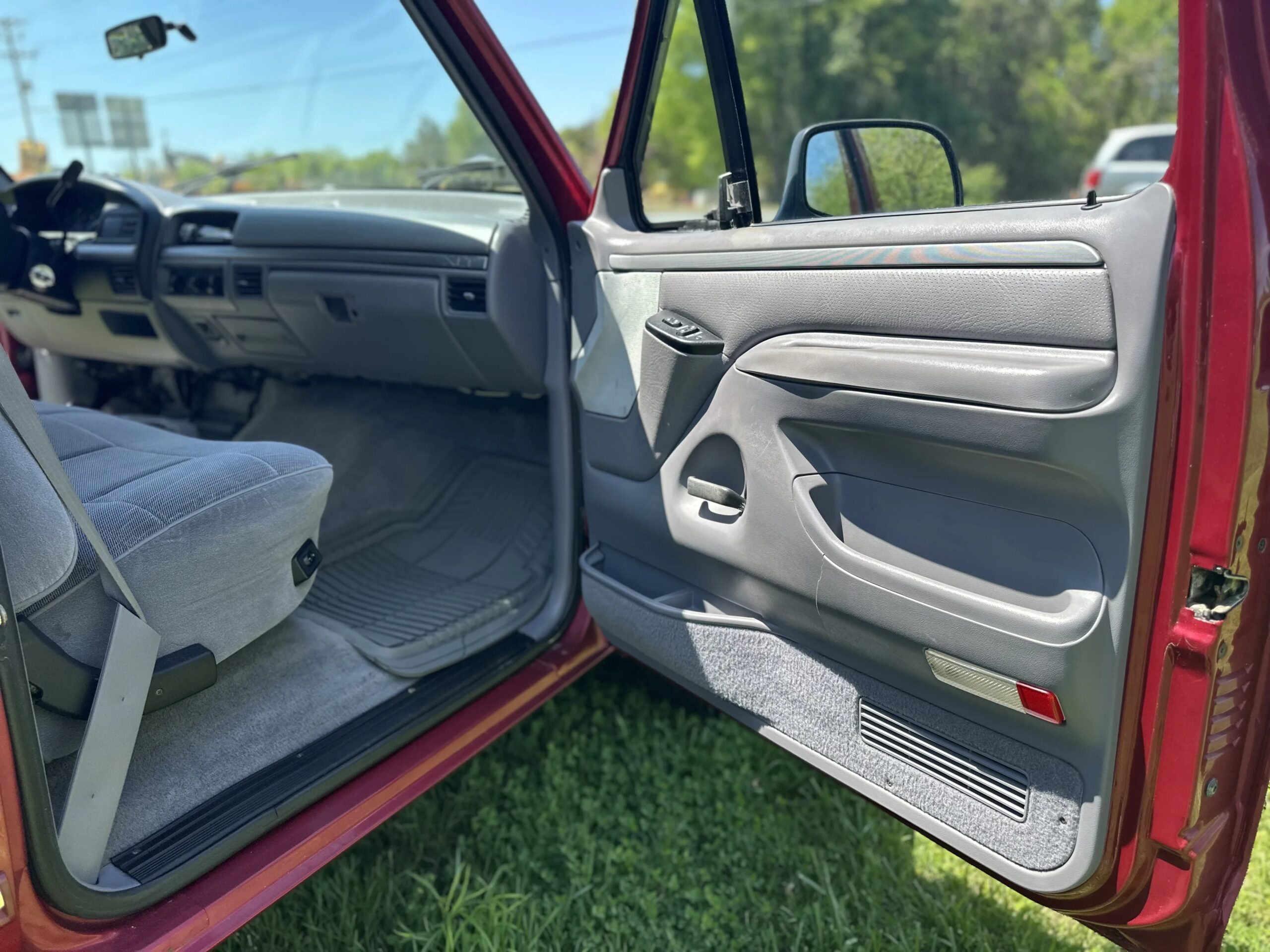 Ford-F150-4x4-regular-cab-xl-1994-Red-Gray-15