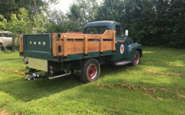 Ford-F2-1951-Green-Tan