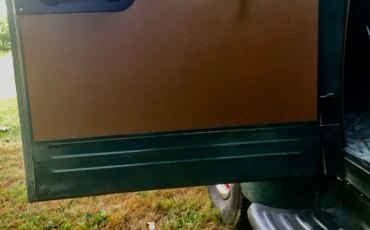 Ford-F2-1951-Green-Tan-5