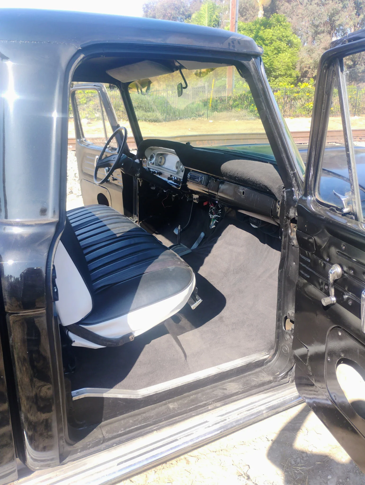 Ford-F250-2wd-regular-cab-1966-Black-Black-10