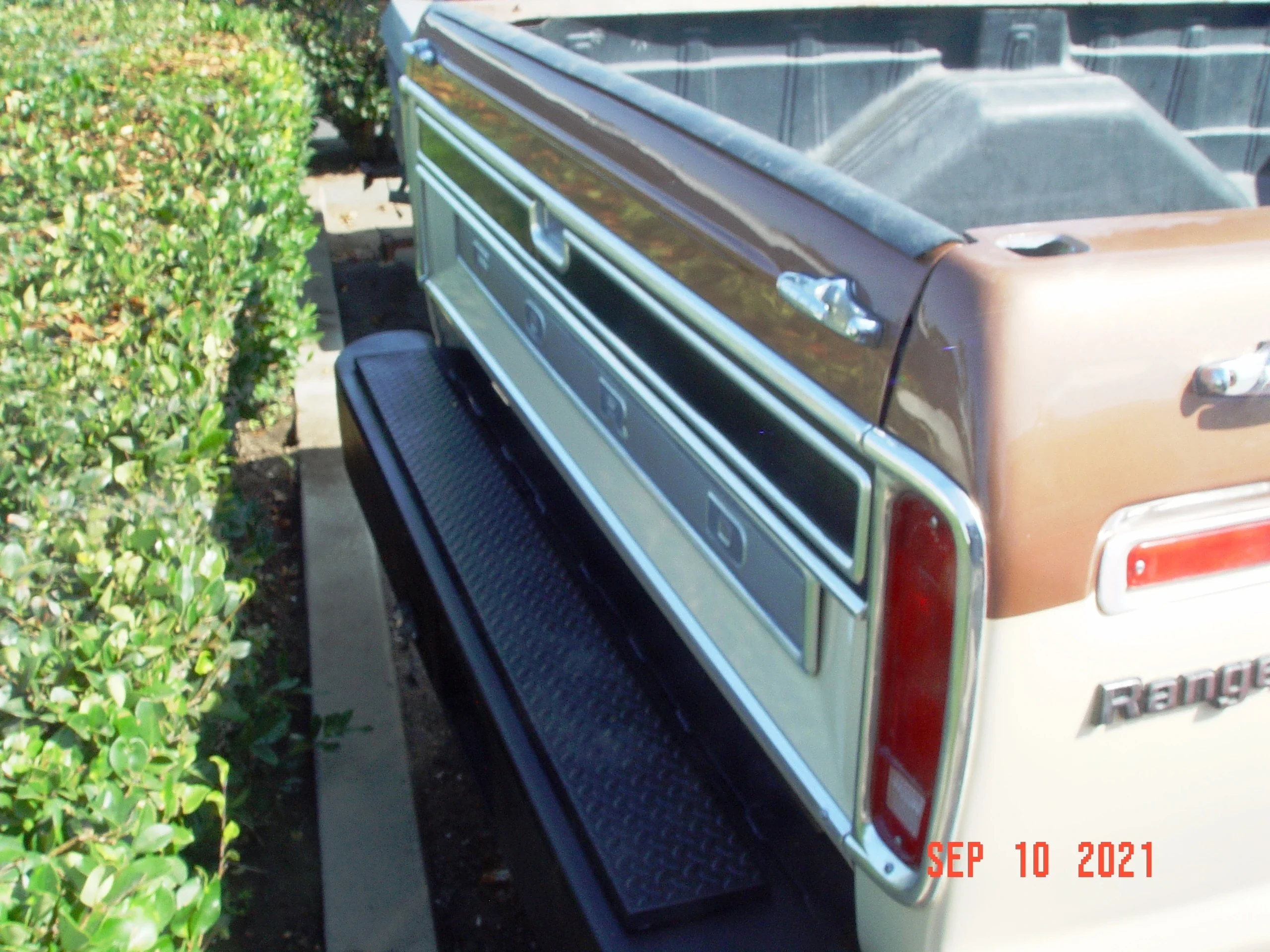 Ford-F250-2wd-supercab-1975-Beige-Brown-1
