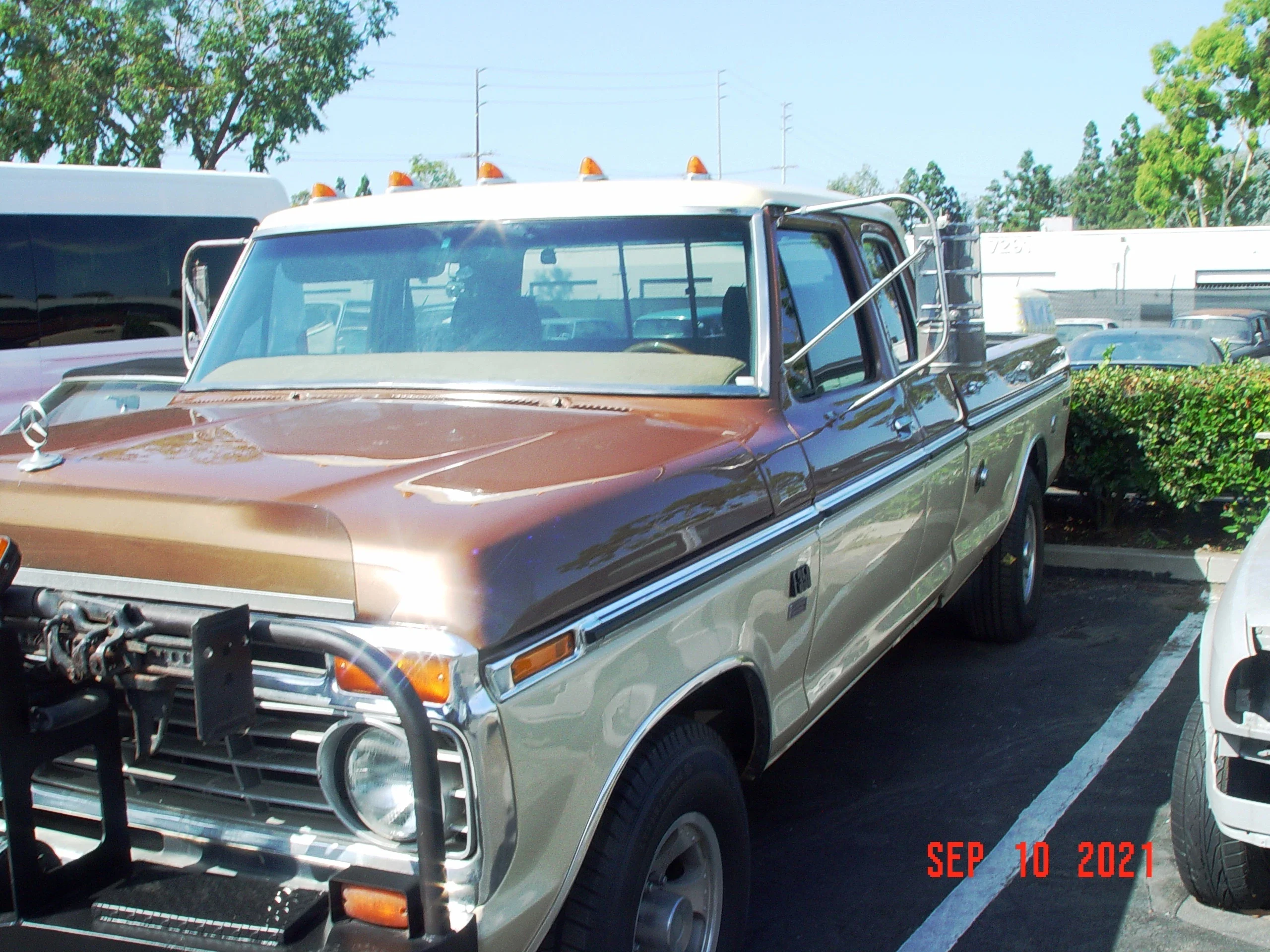 Ford-F250-2wd-supercab-1975-Beige-Brown-3