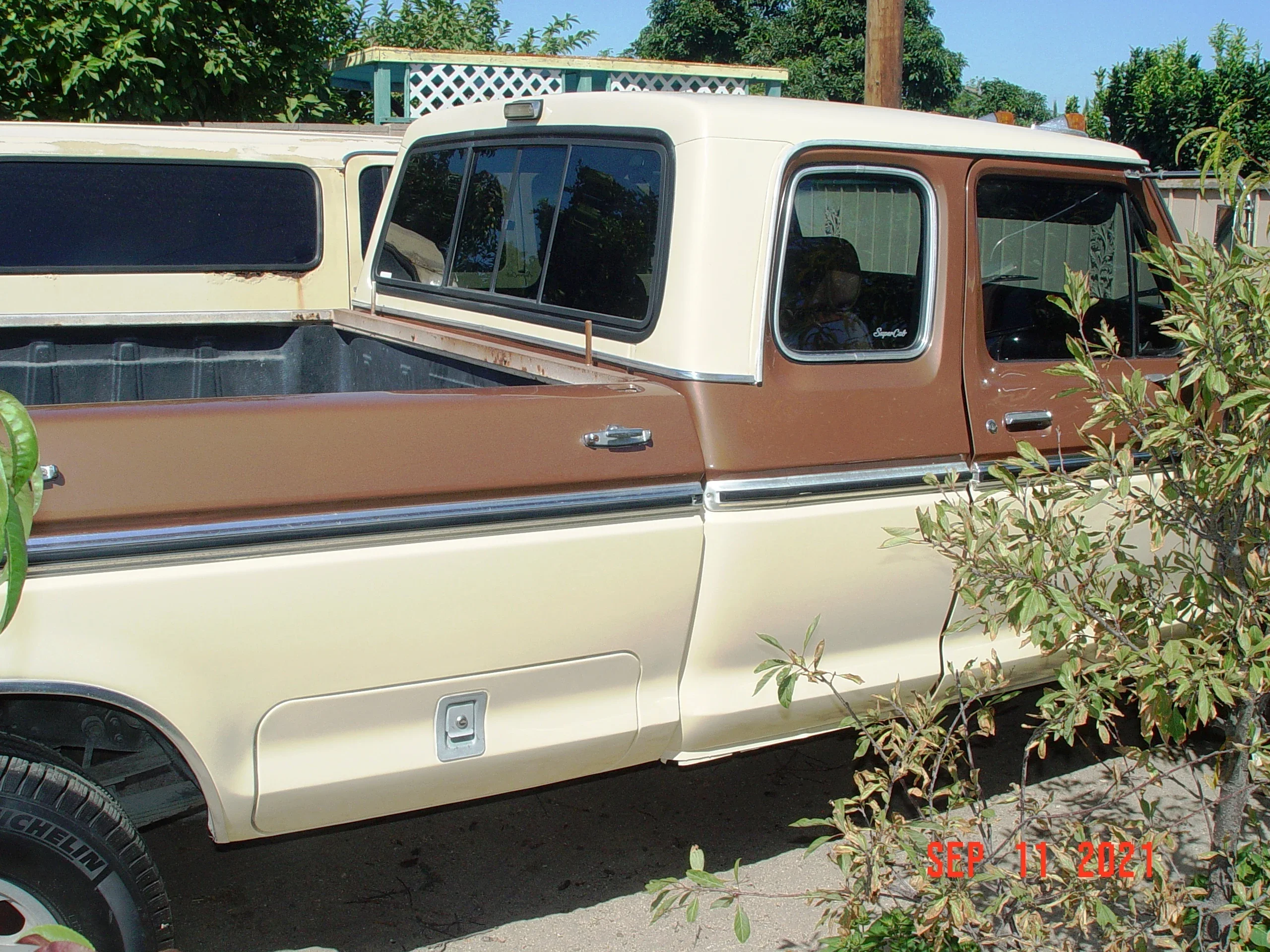 Ford-F250-2wd-supercab-1975-Beige-Brown-7