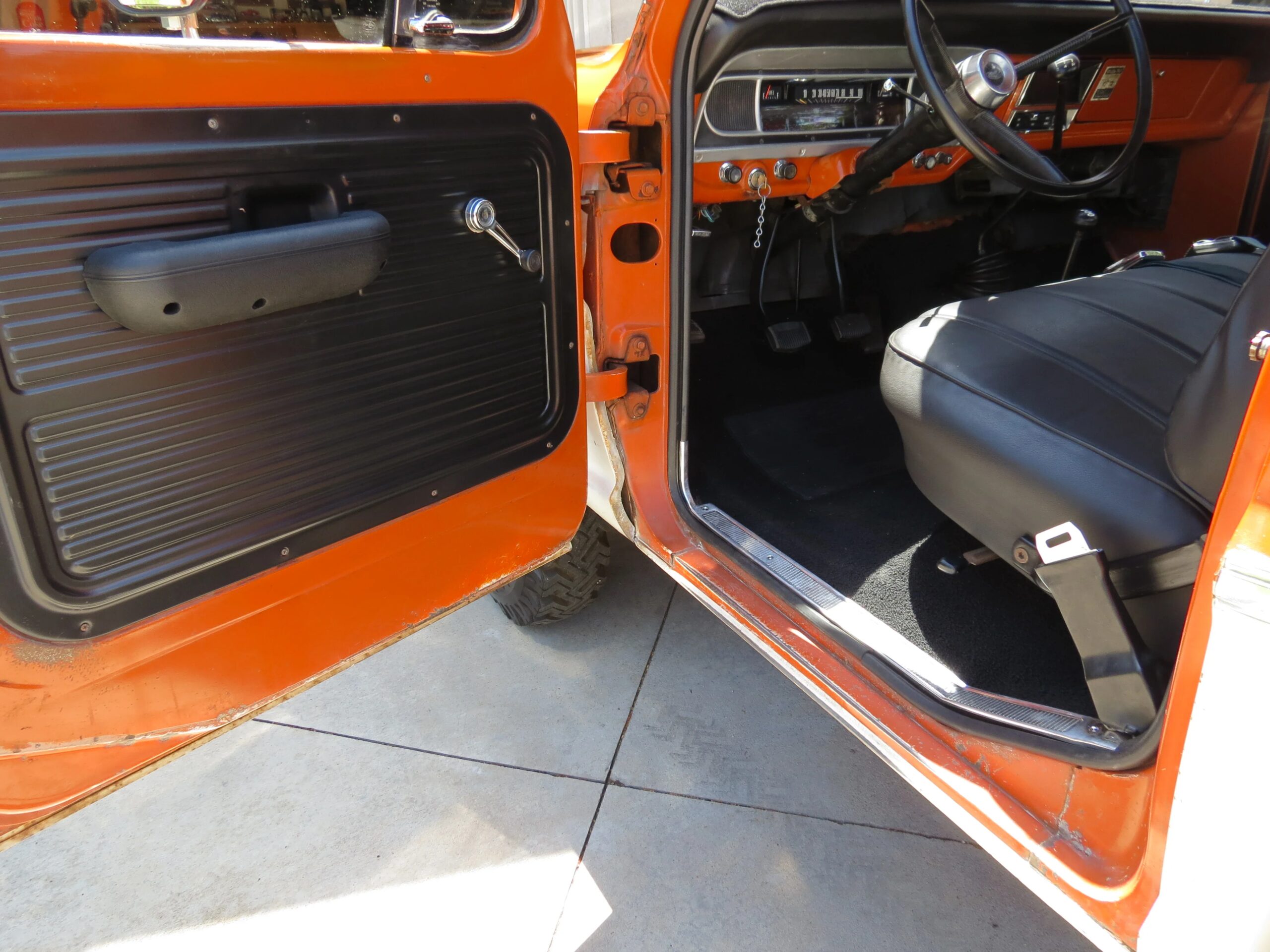 Ford-F250-4x4-regular-cab-1969-Other-Black-10
