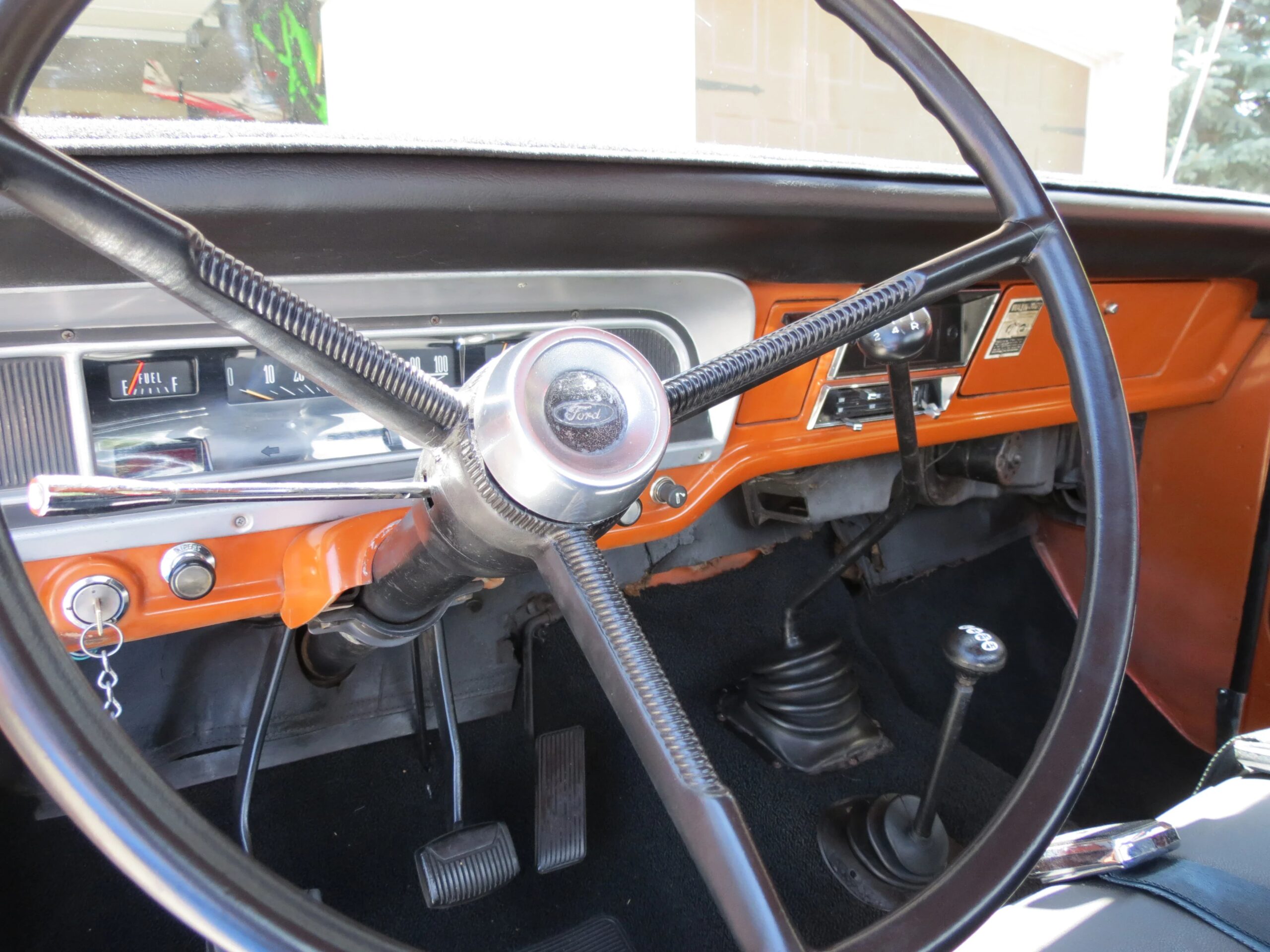 Ford-F250-4x4-regular-cab-1969-Other-Black-4