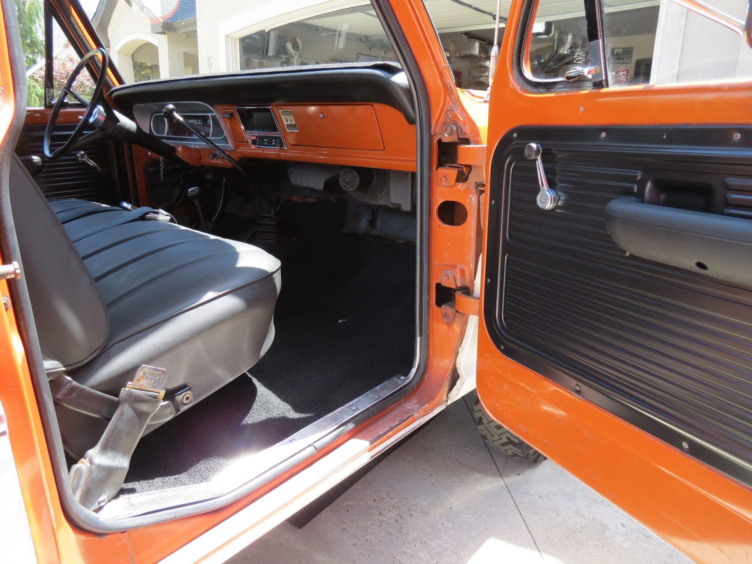 Ford-F250-4x4-regular-cab-1969-Other-Black-9