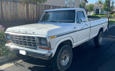 Ford-F250-4x4-regular-cab-1978-White-Red-1