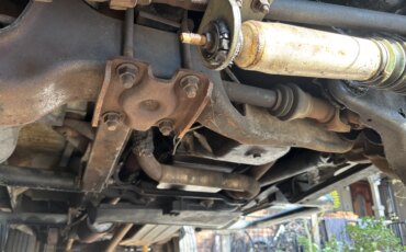 Ford-F250-4x4-regular-cab-1984-Gray-Burgundy-1