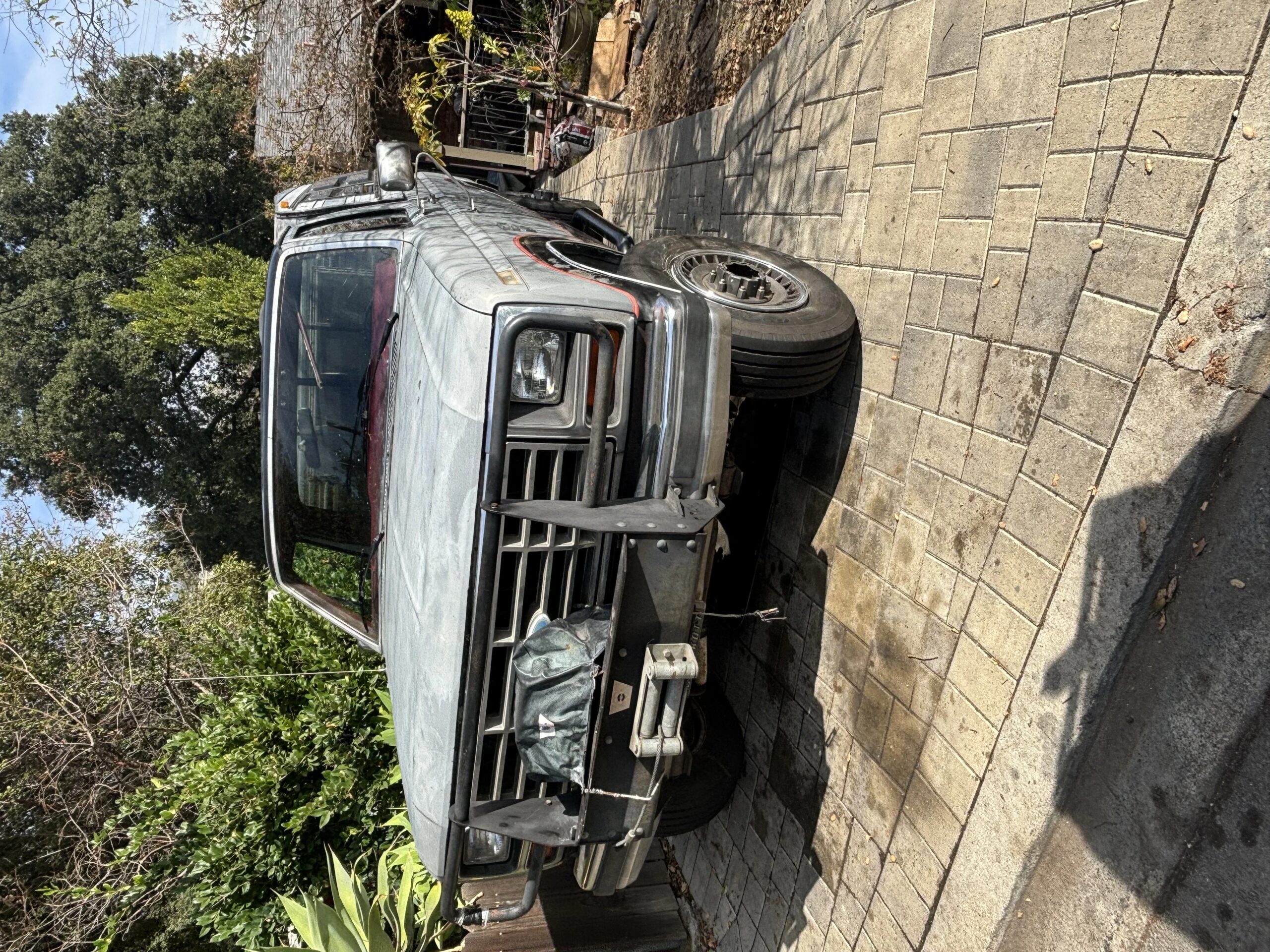 Ford-F250-4x4-regular-cab-1984-Gray-Burgundy-13