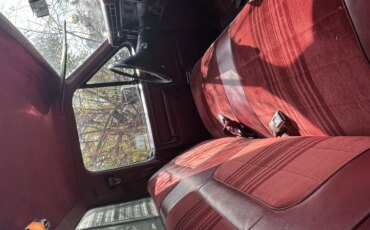 Ford-F250-4x4-regular-cab-1984-Gray-Burgundy