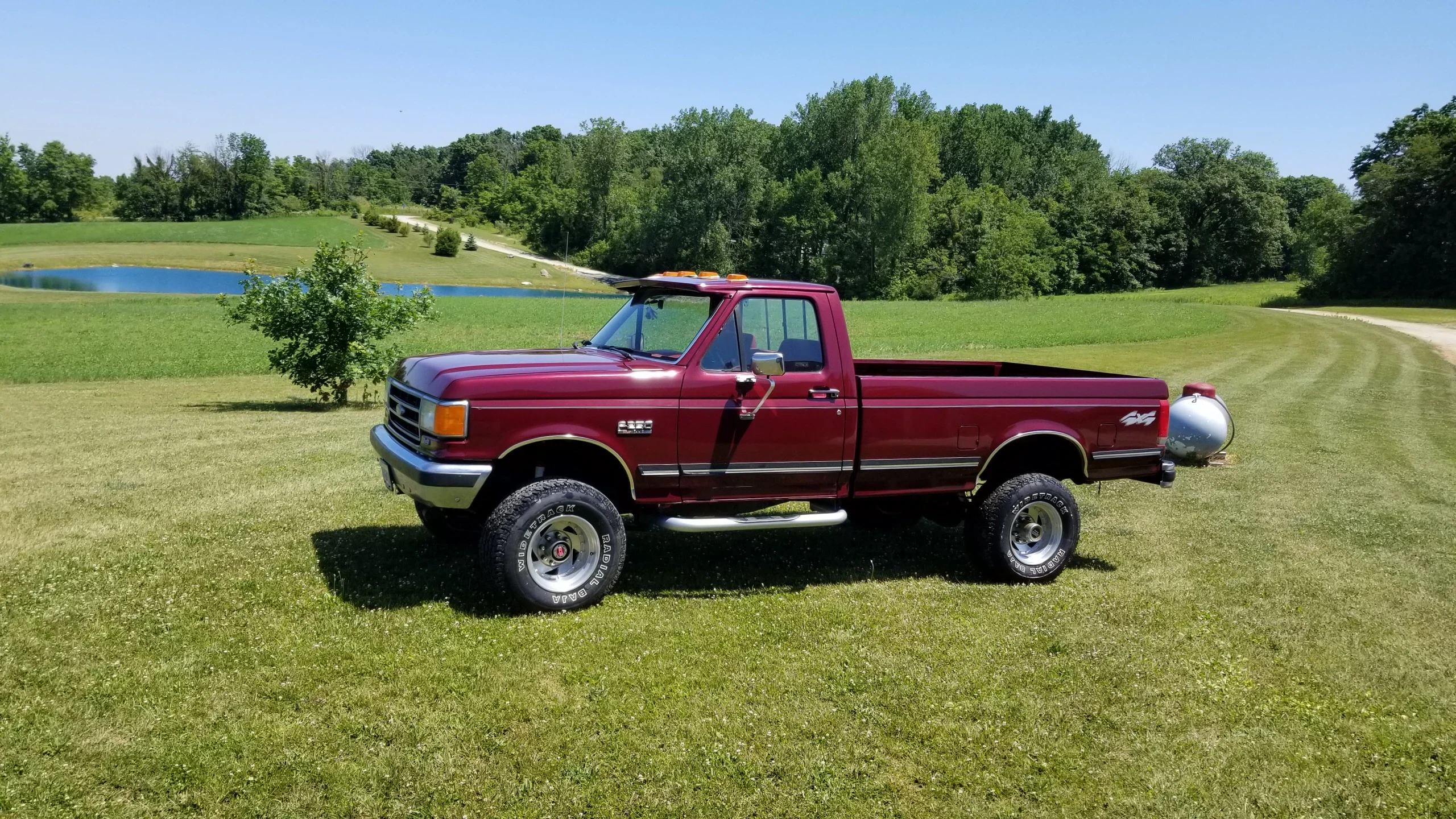 Ford-F250-4x4-regular-cab-1989-Burgundy-Burgundy-2