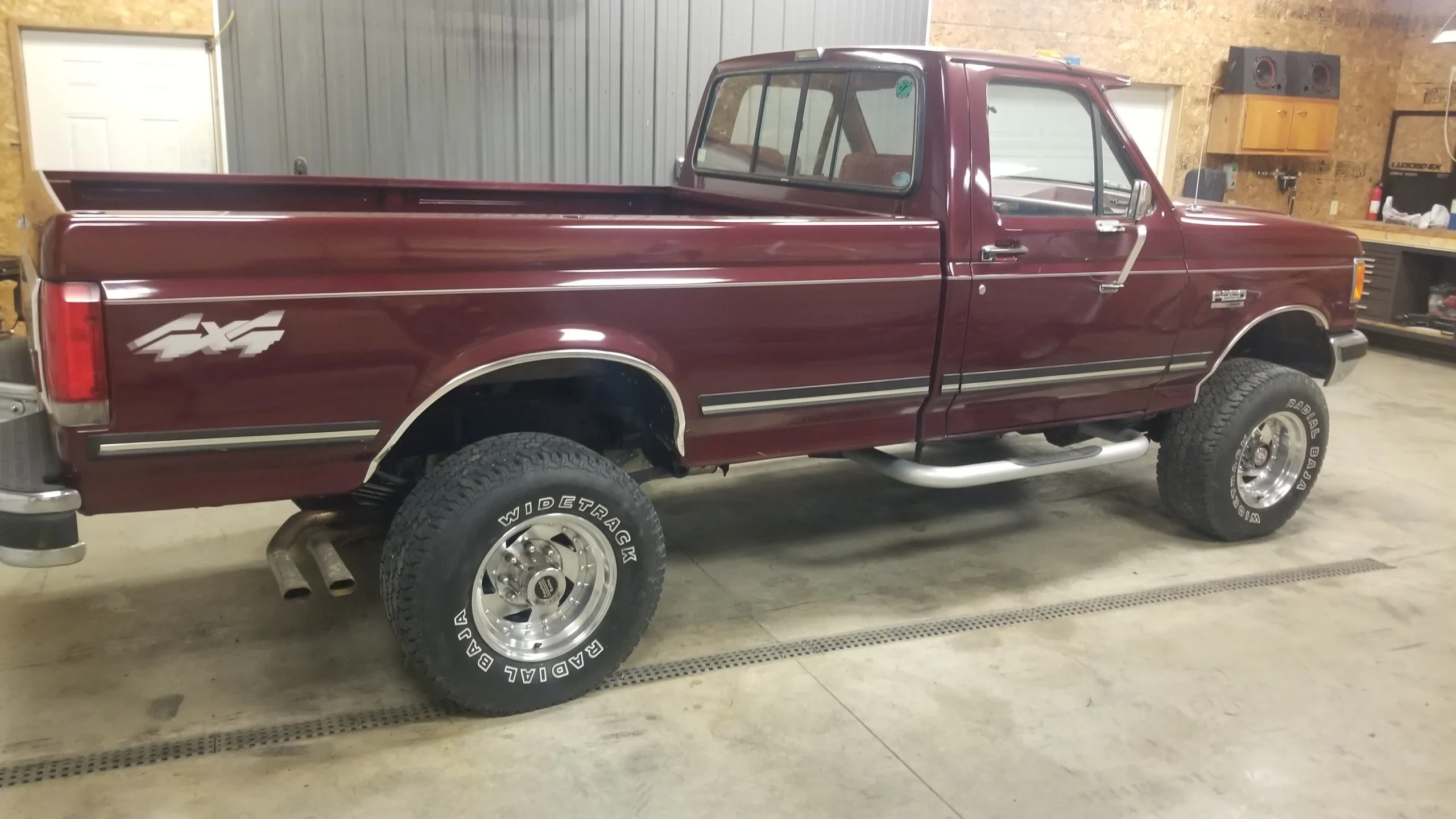 Ford-F250-4x4-regular-cab-1989-Burgundy-Burgundy-3