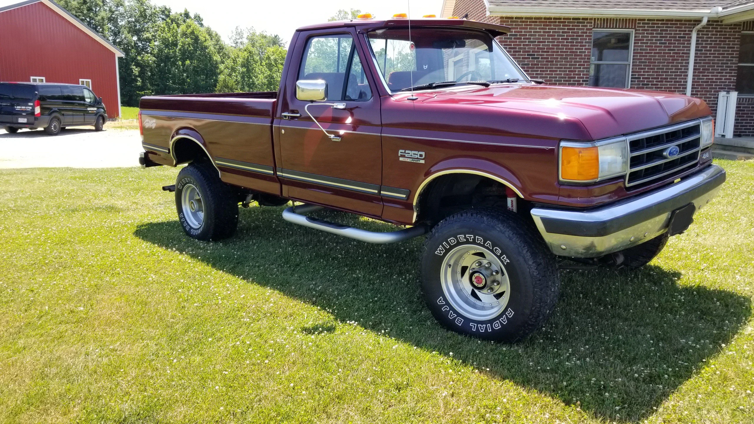 Ford-F250-4x4-regular-cab-1989-Burgundy-Burgundy