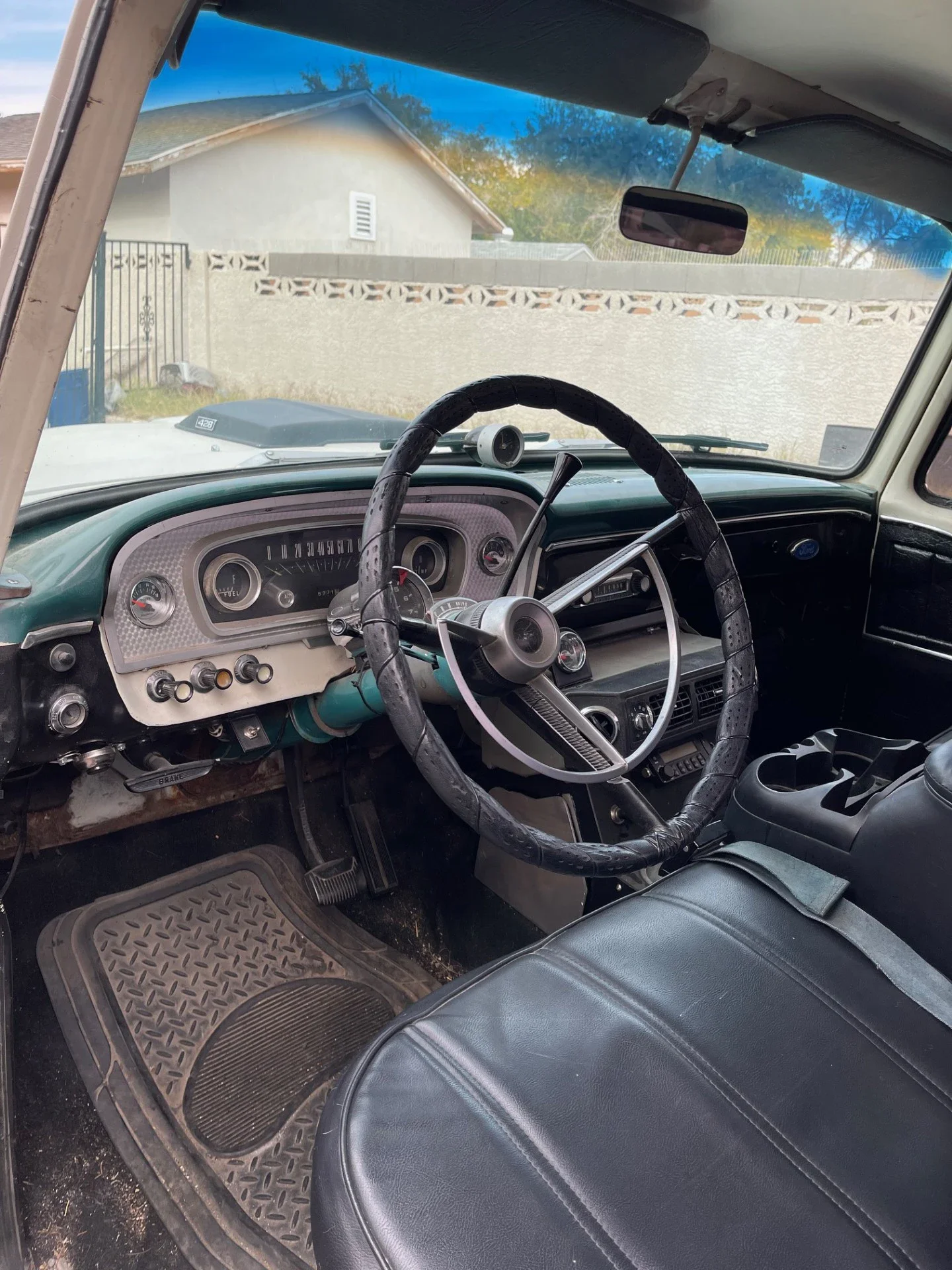 Ford-F250-camper-special-1965-Black-Black-3