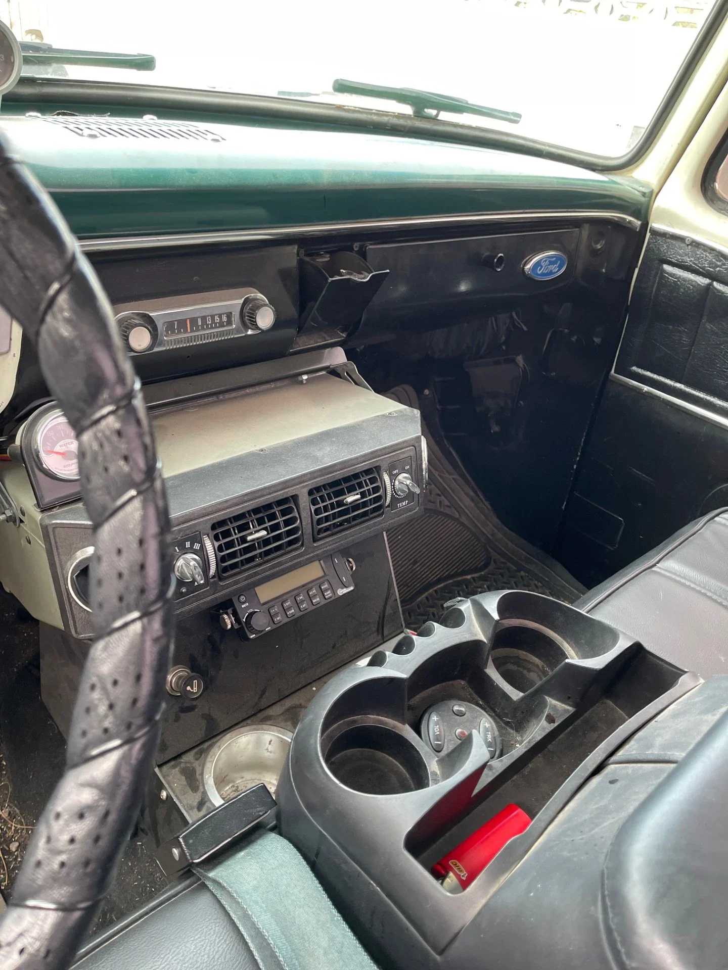 Ford-F250-camper-special-1965-Black-Black-4