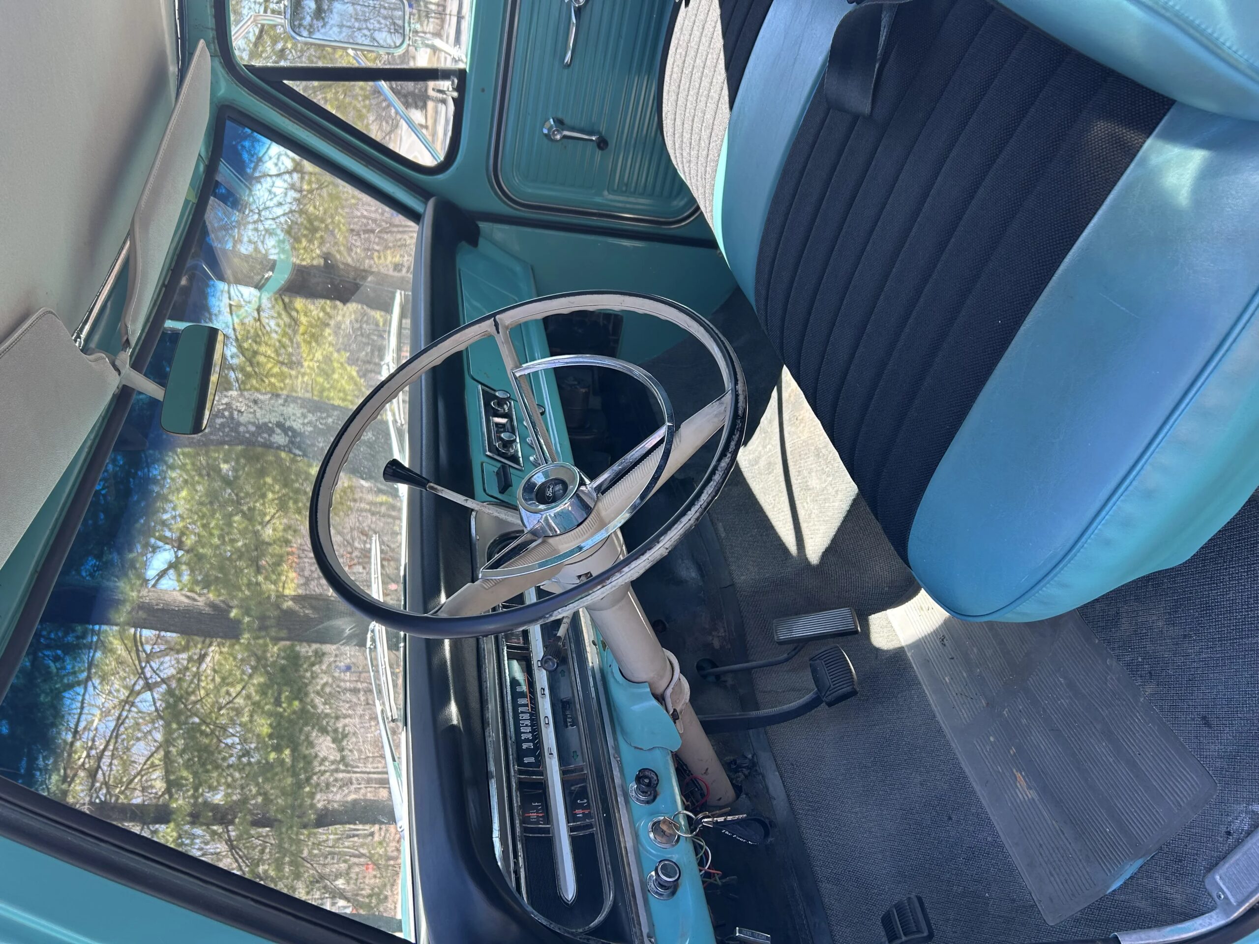 Ford-F250-camper-special-1967-Aqua-7