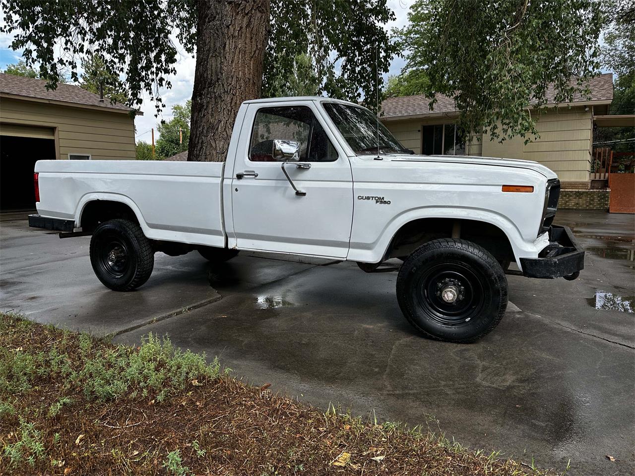 Ford-F350-1981-White-Red-15