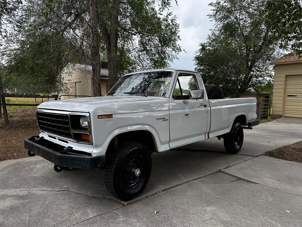 Ford-F350-1981-White-Red-2