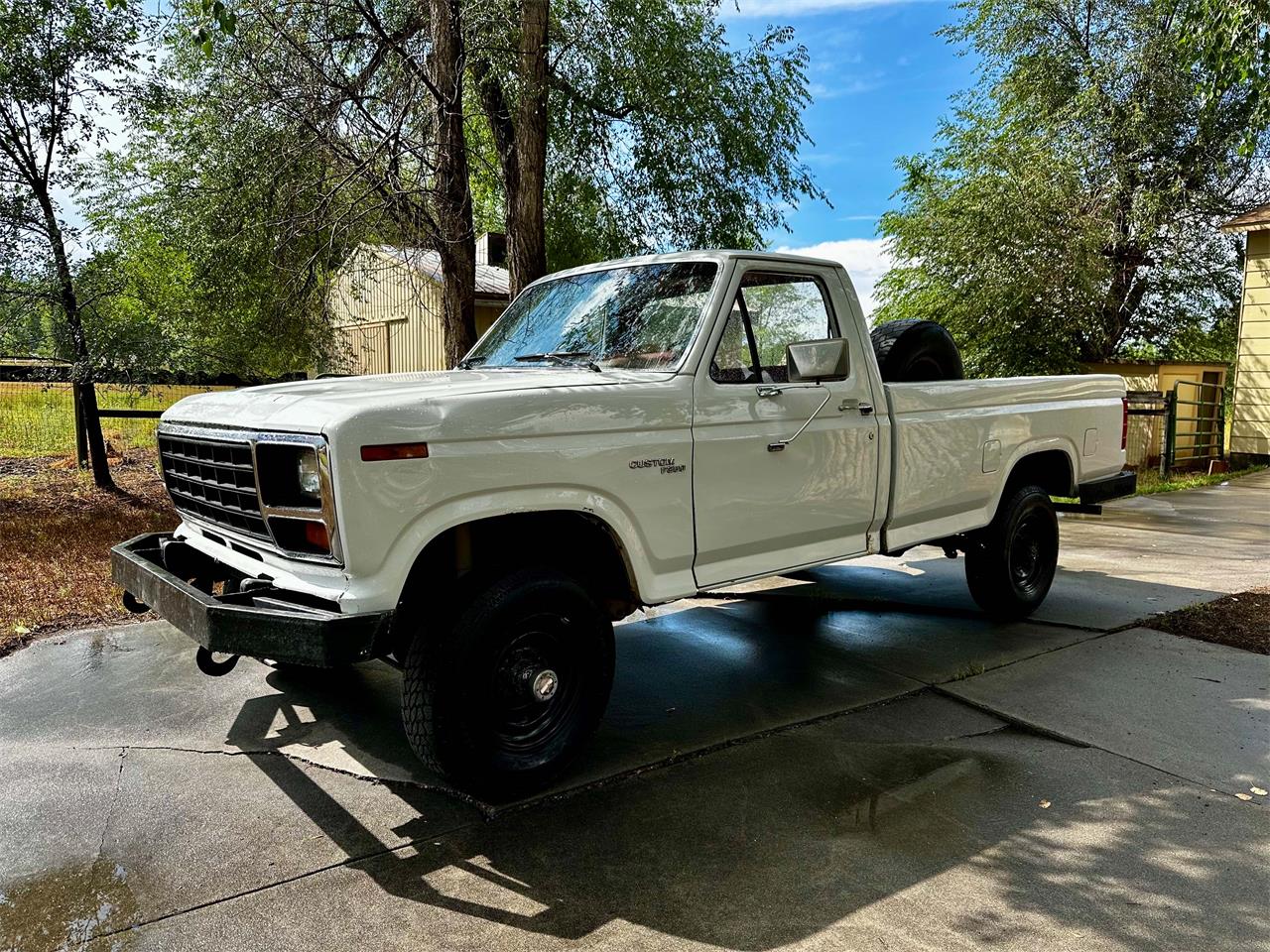Ford-F350-1981-White-Red