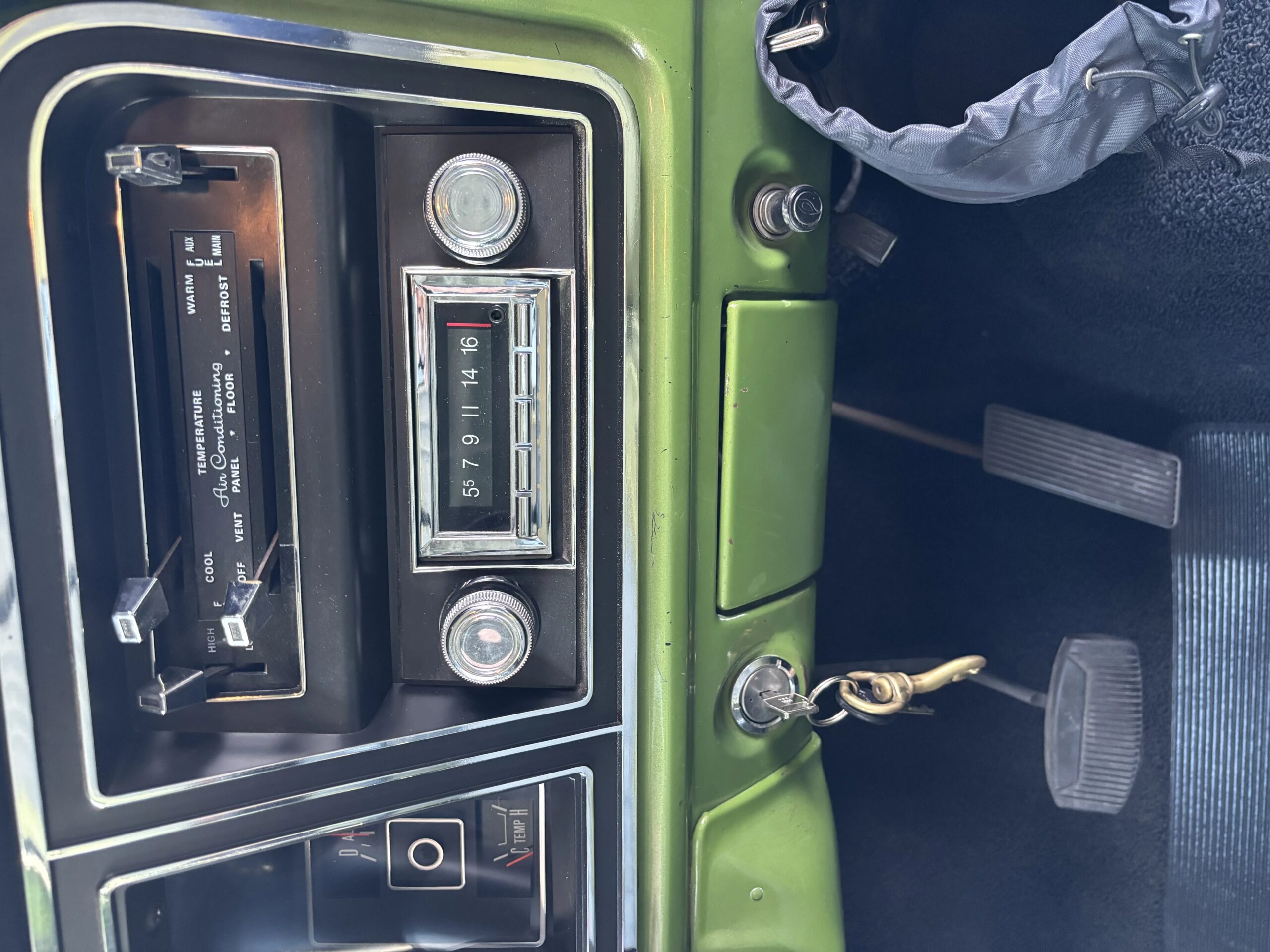 Ford-F350-2wd-regular-cab-1973-Green-Green-2