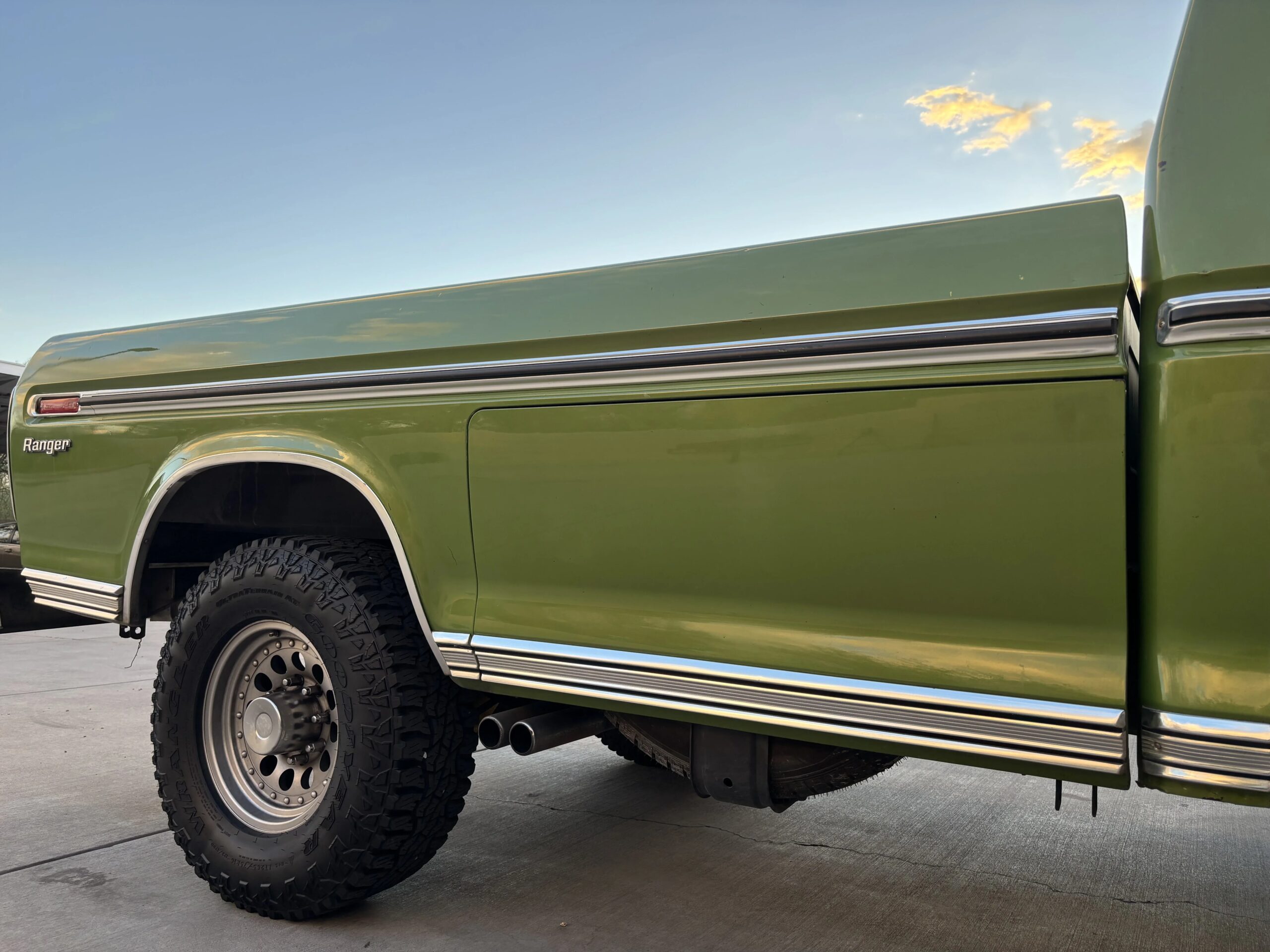 Ford-F350-2wd-regular-cab-1973-Green-Green-4