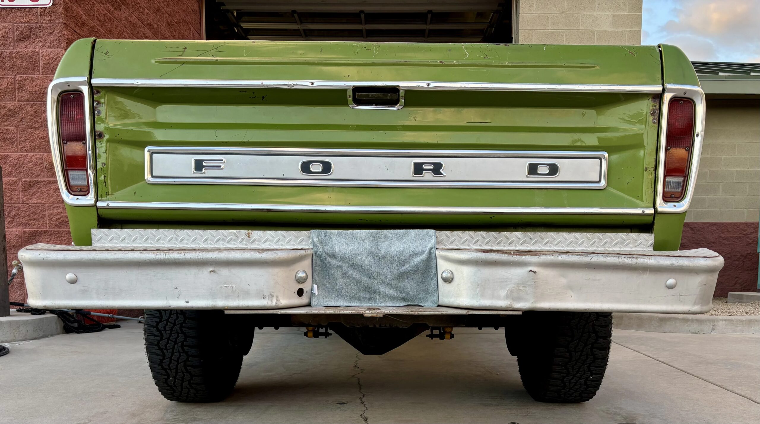 Ford-F350-2wd-regular-cab-1973-Green-Green-5