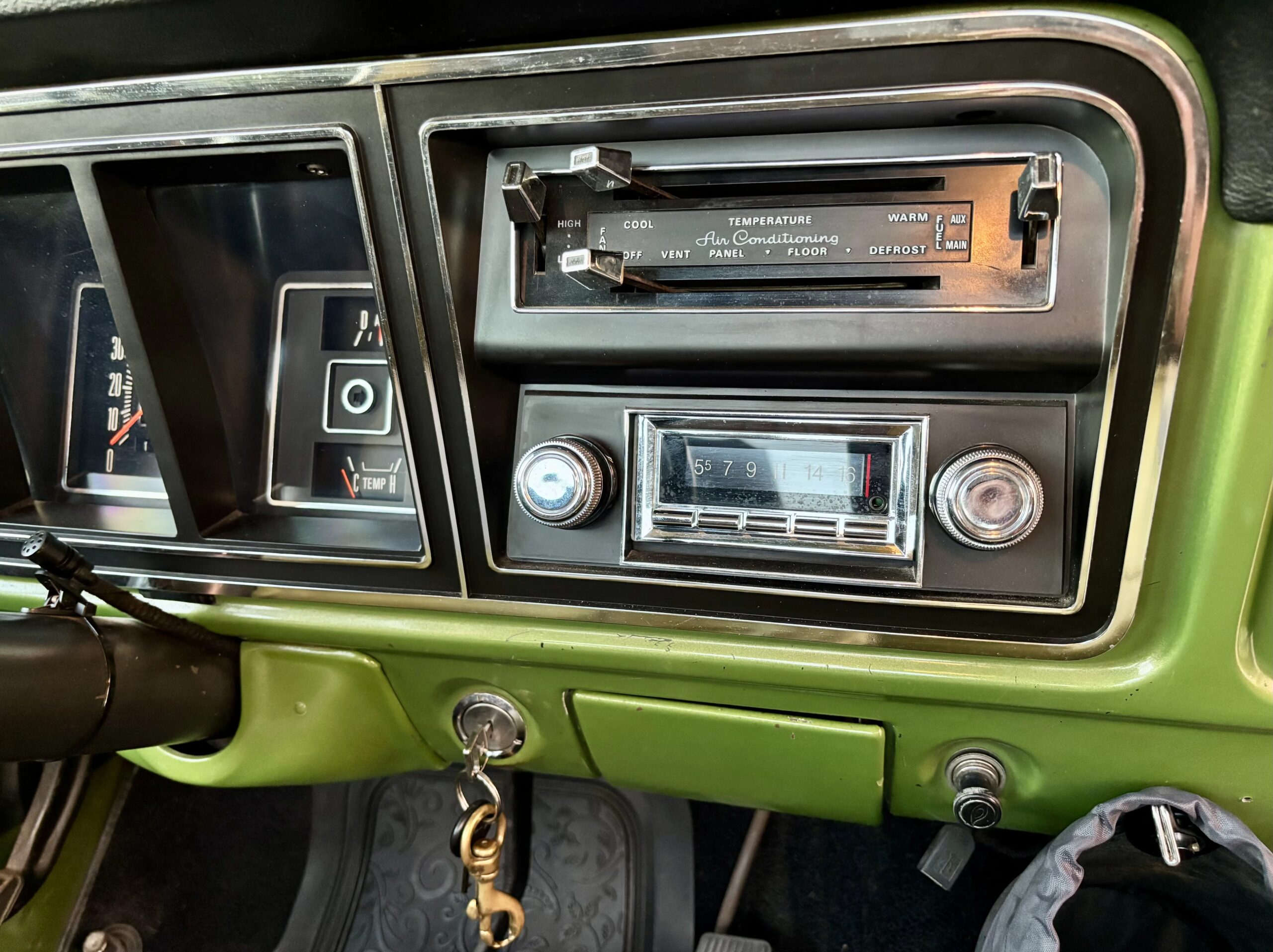 Ford-F350-2wd-regular-cab-1973-Green-Green-9