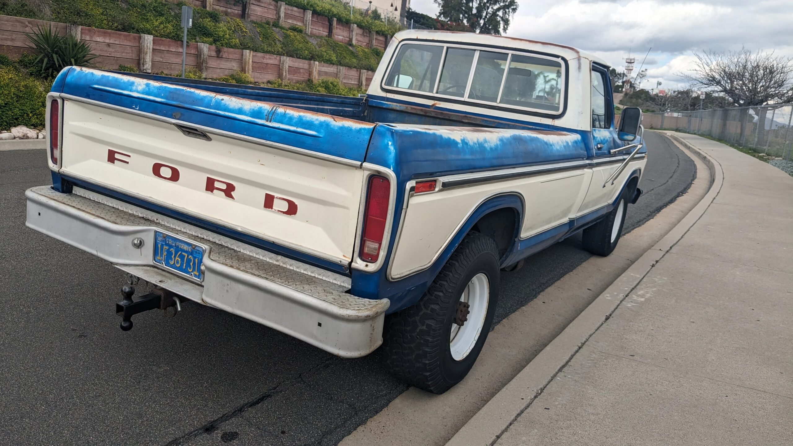 Ford-F350-2wd-regular-cab-1977-Blue-2
