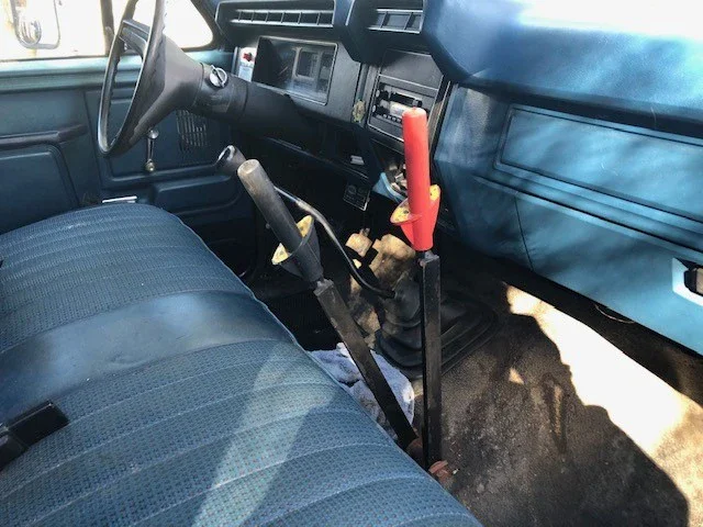 Ford-F350-2wd-regular-cab-1984-Blue-Blue-16