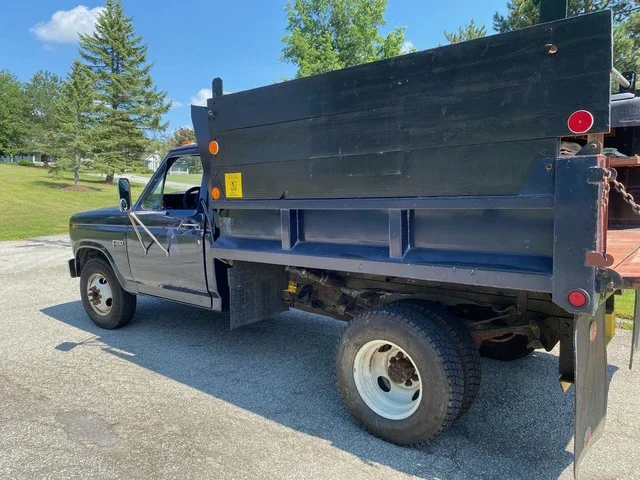 Ford-F350-2wd-regular-cab-1984-Blue-Blue-18